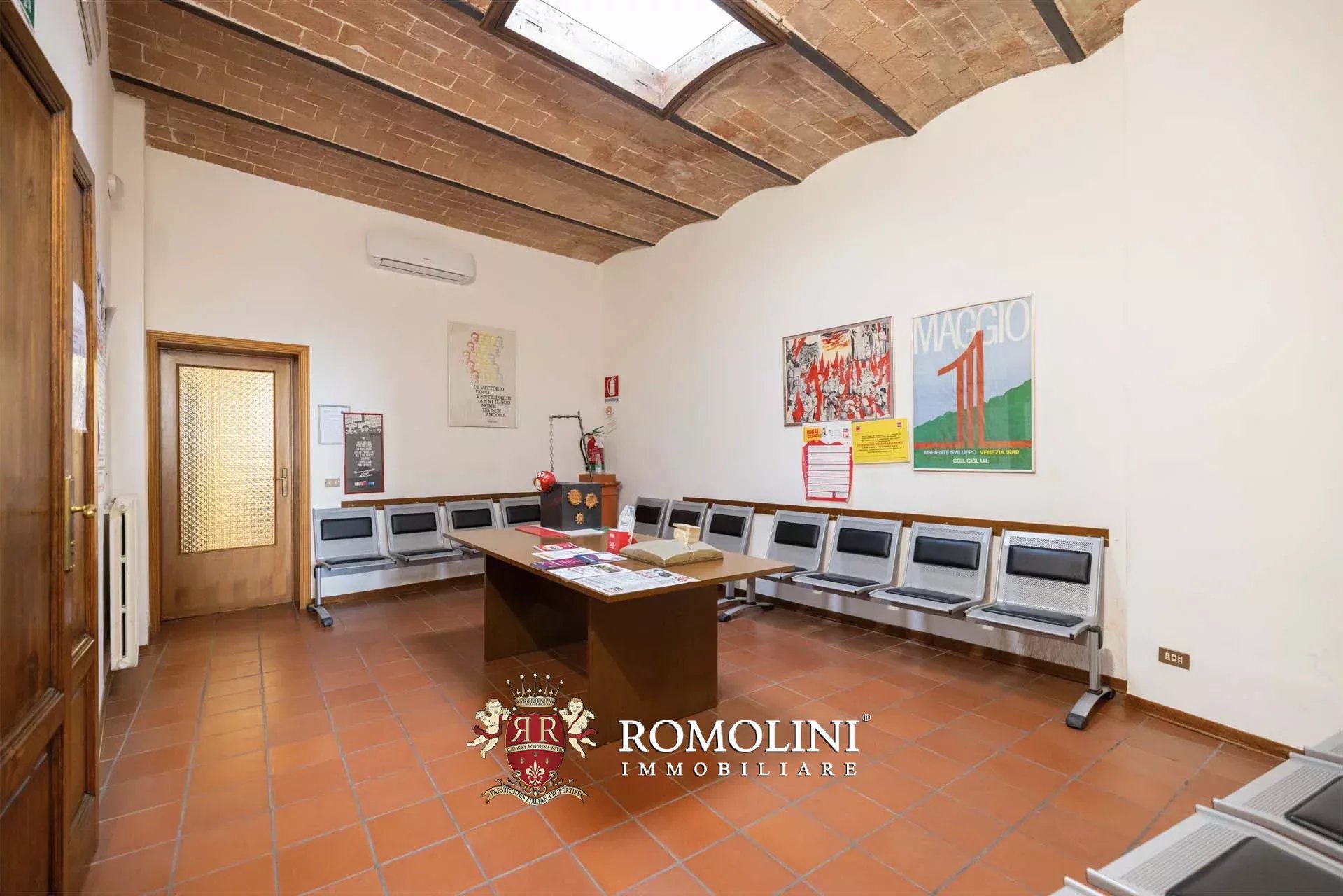 8 Bedroom Villa/Townhouse's Image 4