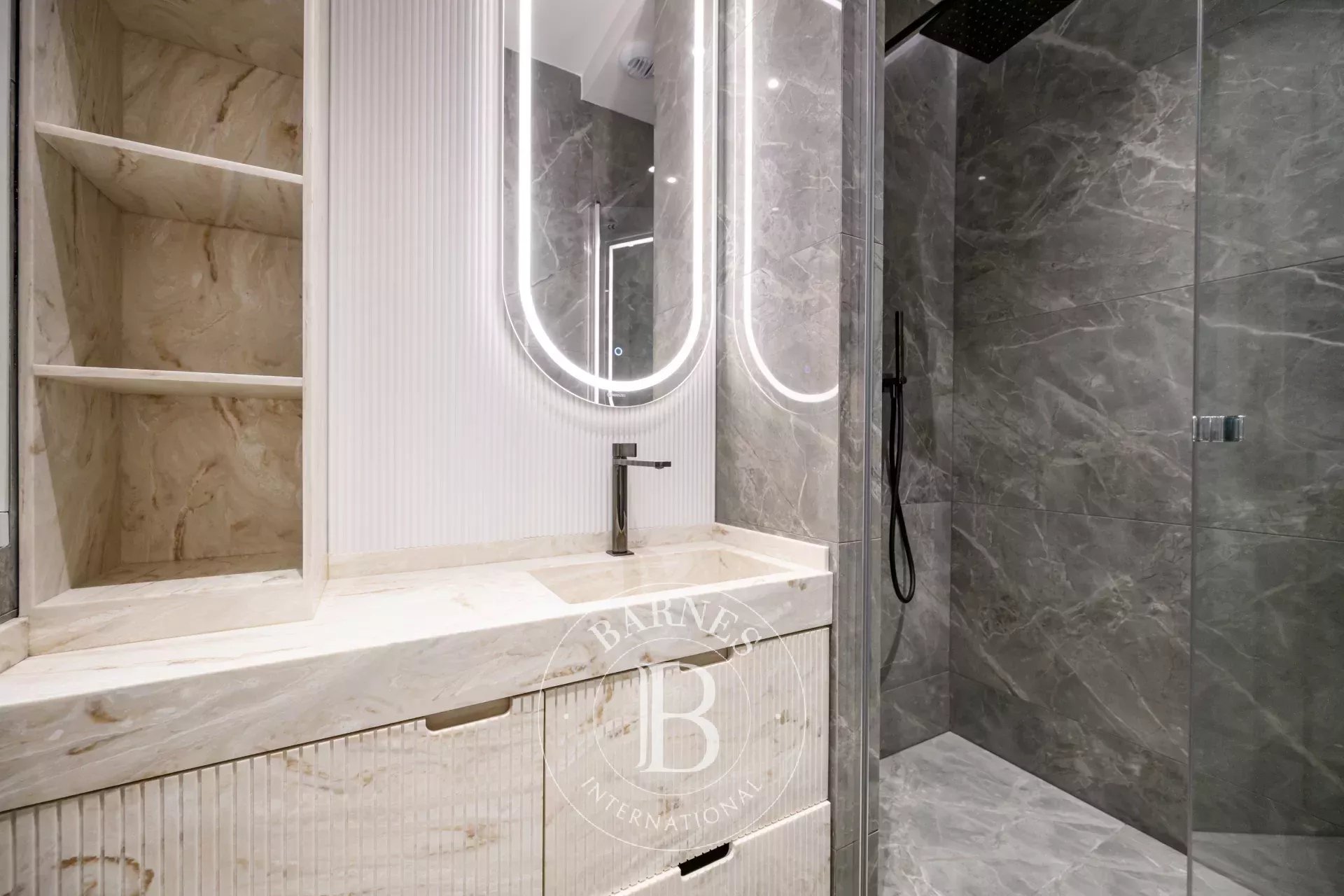 Daire Paris 8ème - picture 16