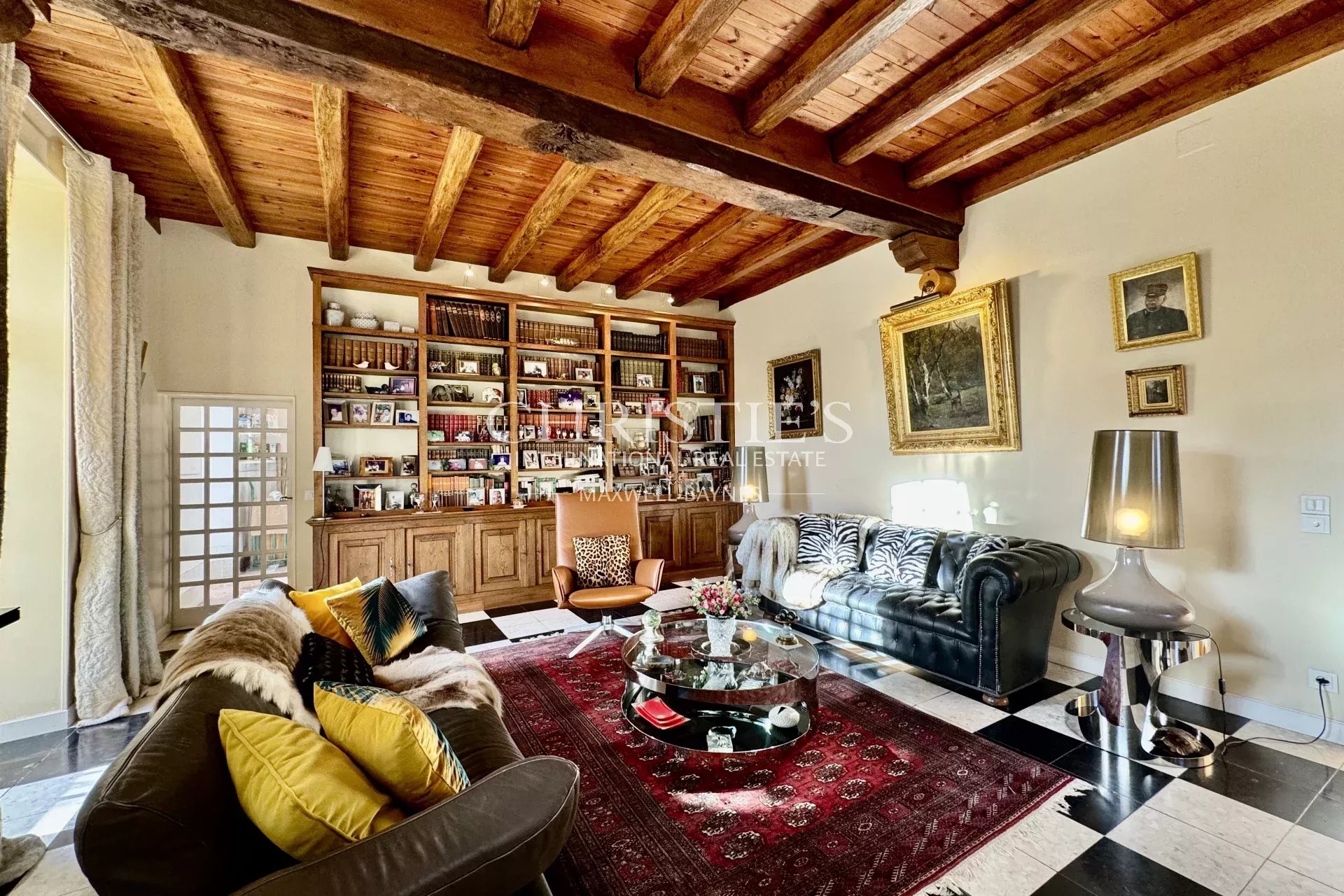5 Bedroom Villa/Townhouse's Image 7