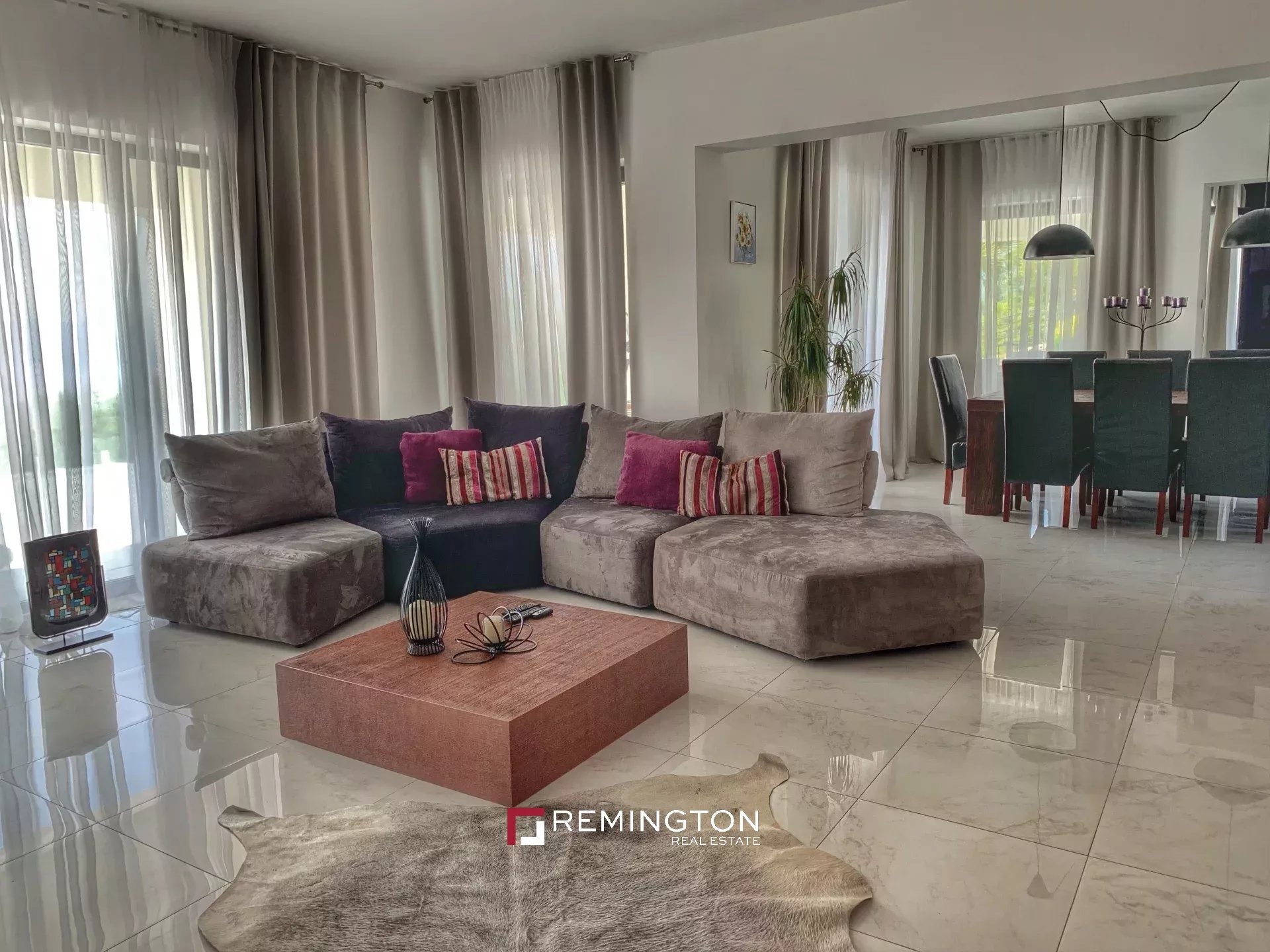 6 Bedroom Villa/Townhouse's Image 13