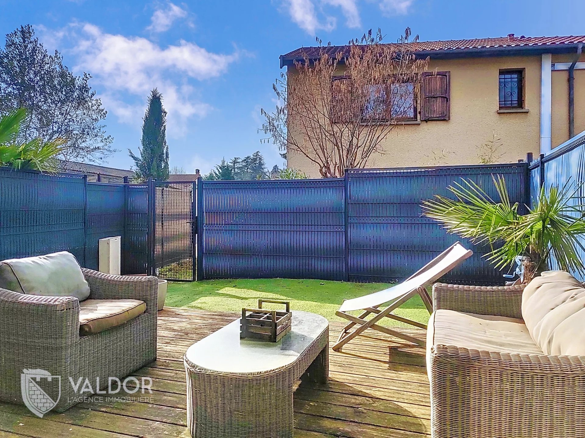 Genay - Maison de village en triplex - 93 m² - Au centre du village