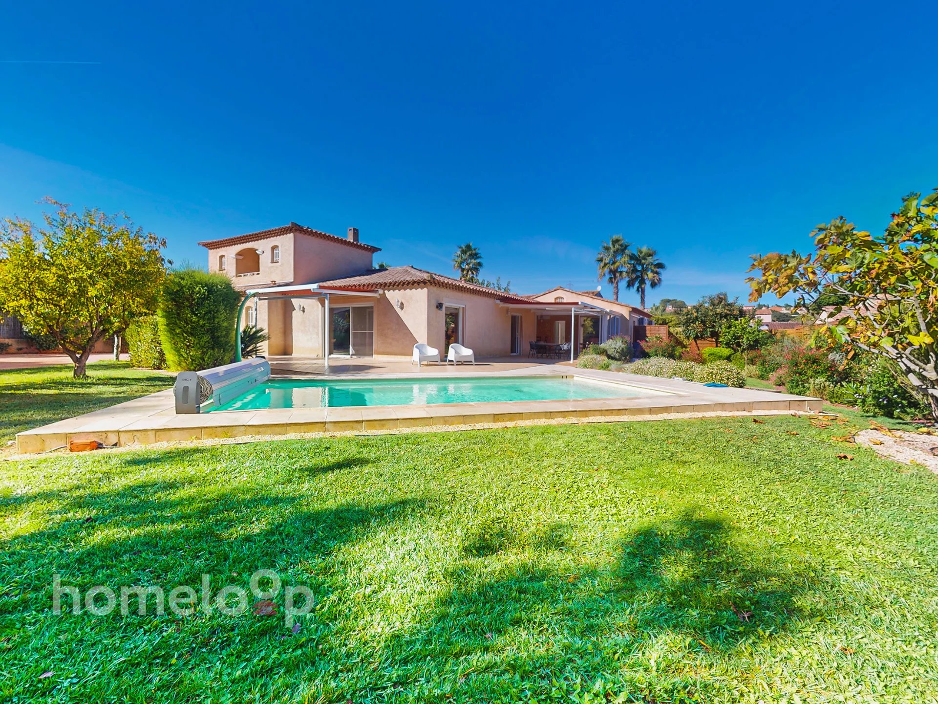 Achat Maison T10 à La Crau (83260) - 255m²