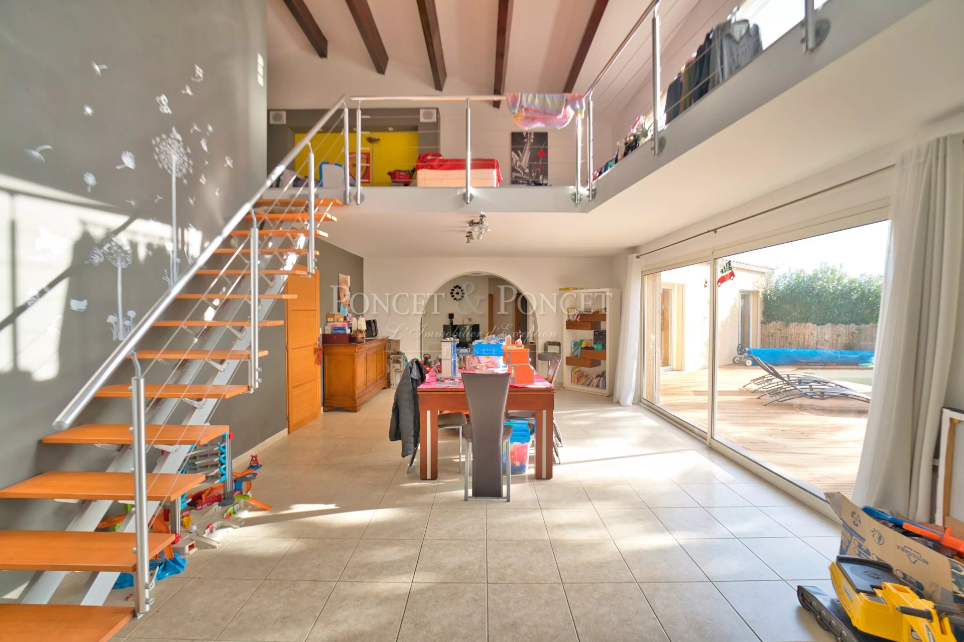4 Bedroom Villa/Townhouse's Image 3