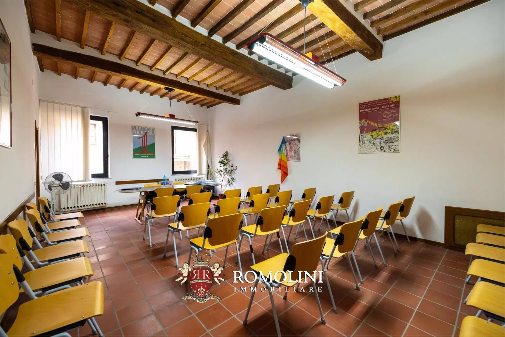 8 Bedroom Villa/Townhouse's Image 12