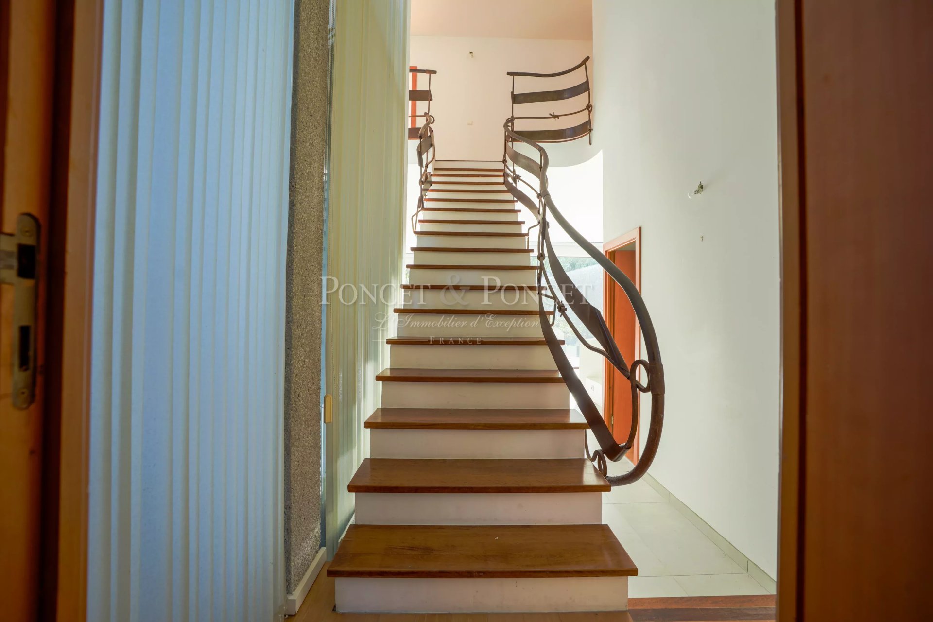 5 Bedroom Villa/Townhouse's Image 14
