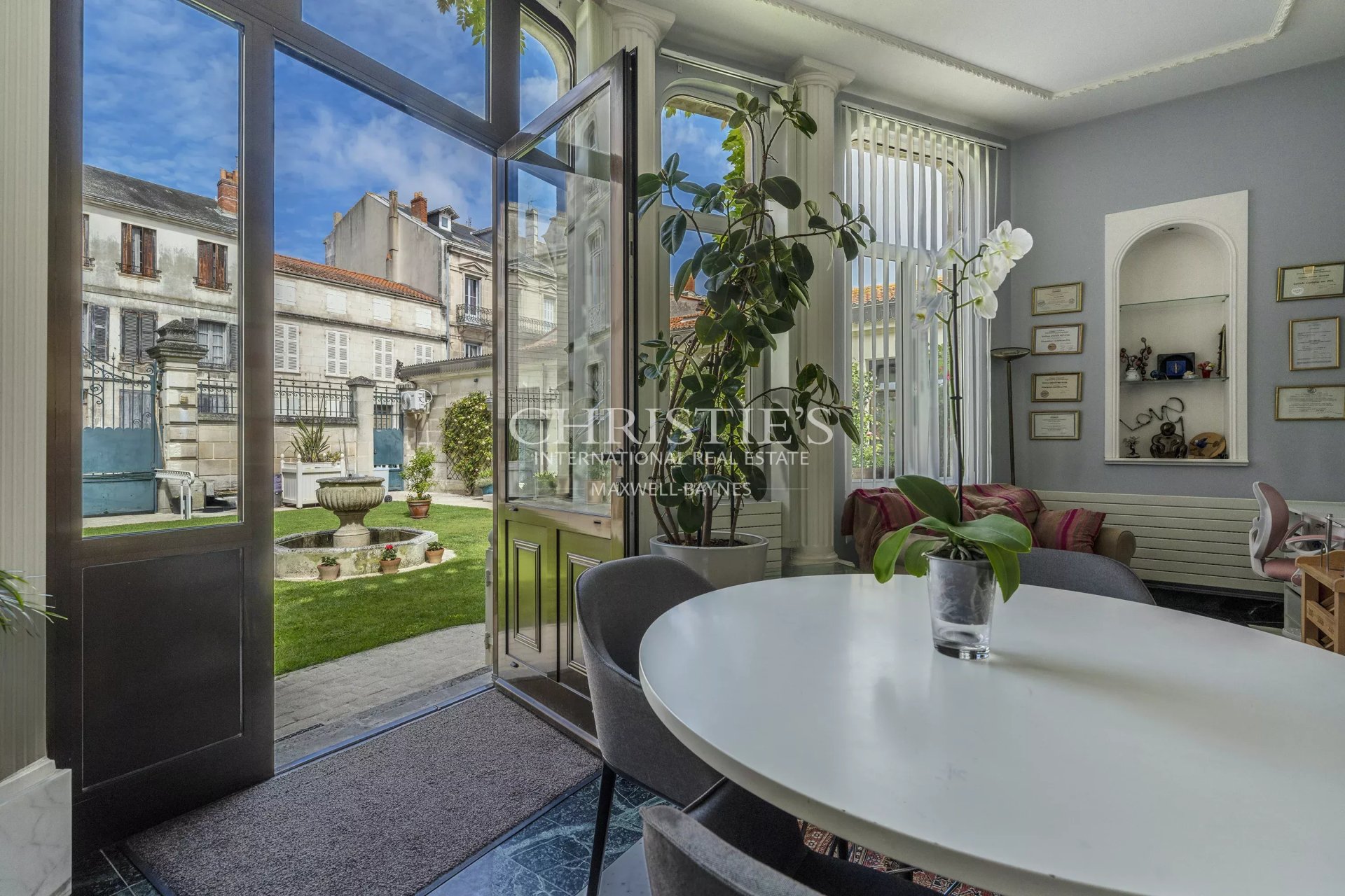 7 Bedroom Villa/Townhouse's Image 4