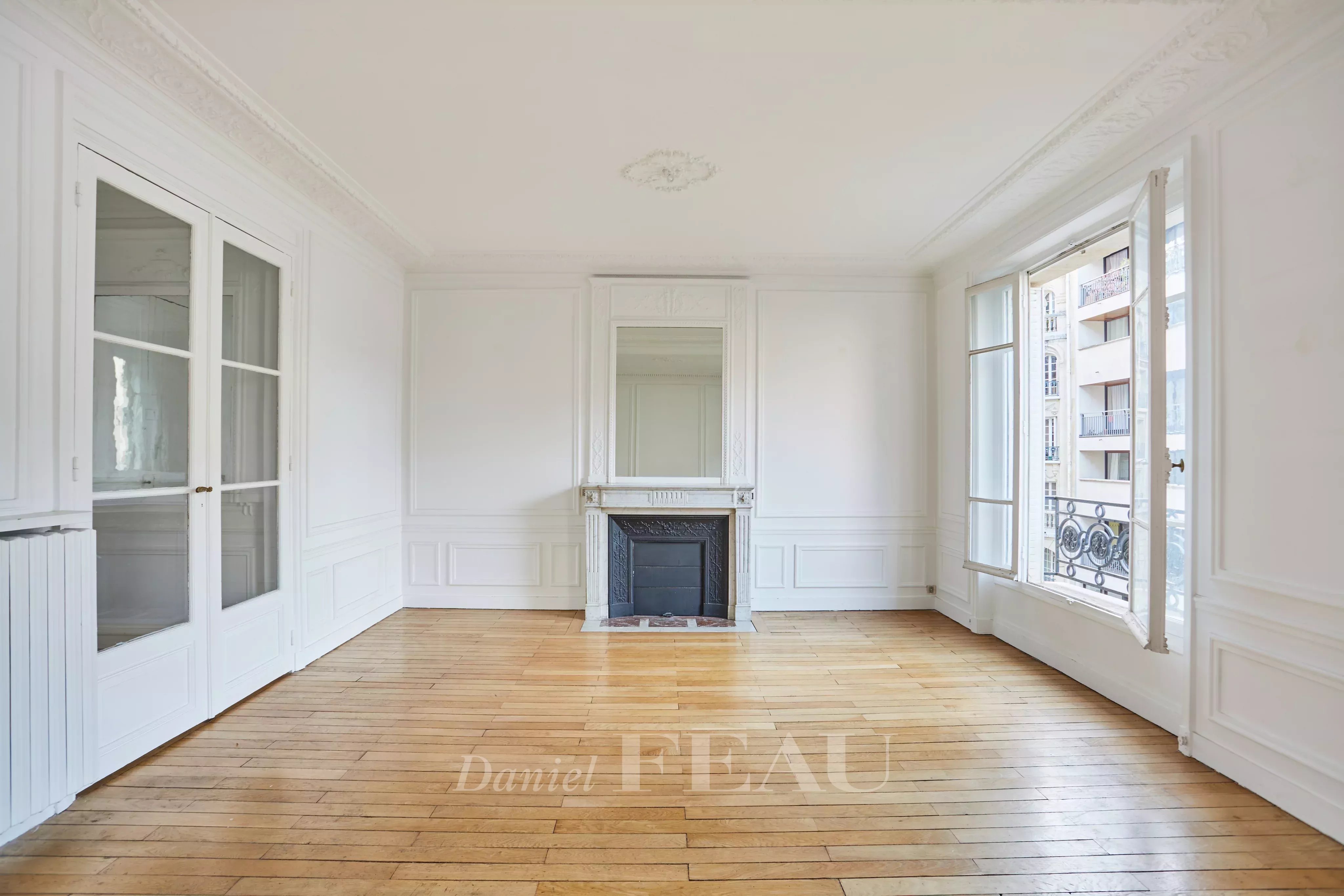 Sale Apartment Paris 7th