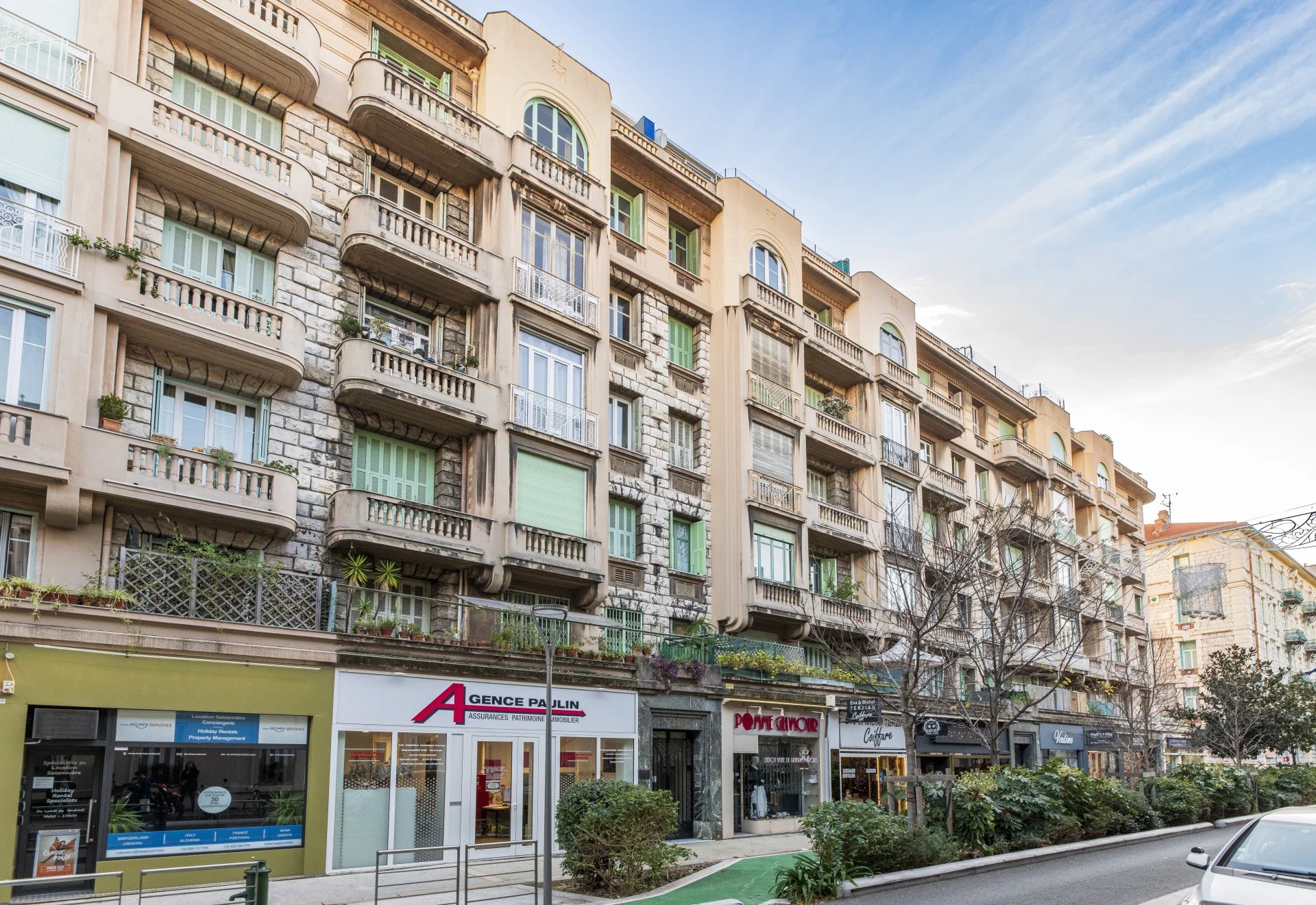 Spacious 5p with terrace Carré d'Or