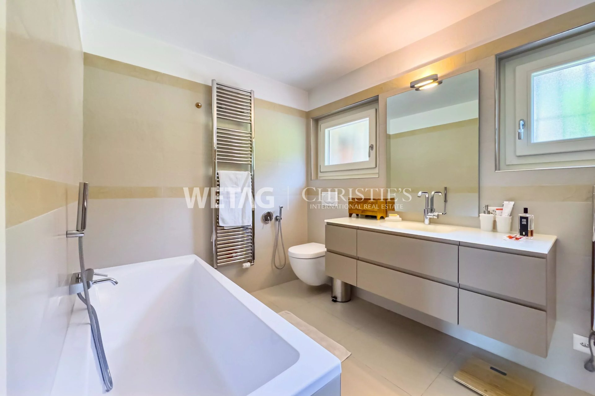 5 Bedroom Villa/Townhouse's Image 5