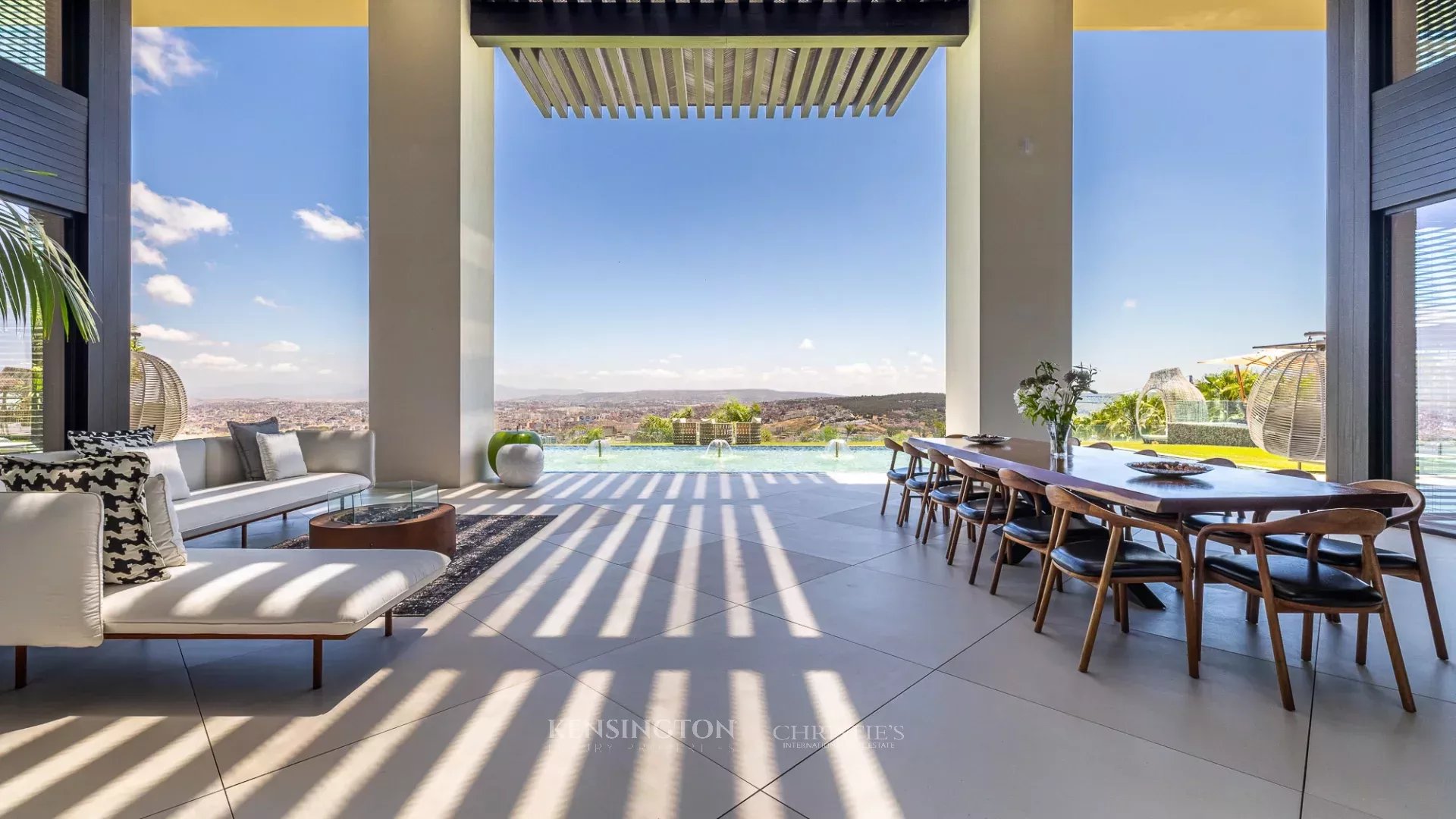 4 Bedroom Villa/Townhouse's Image 15