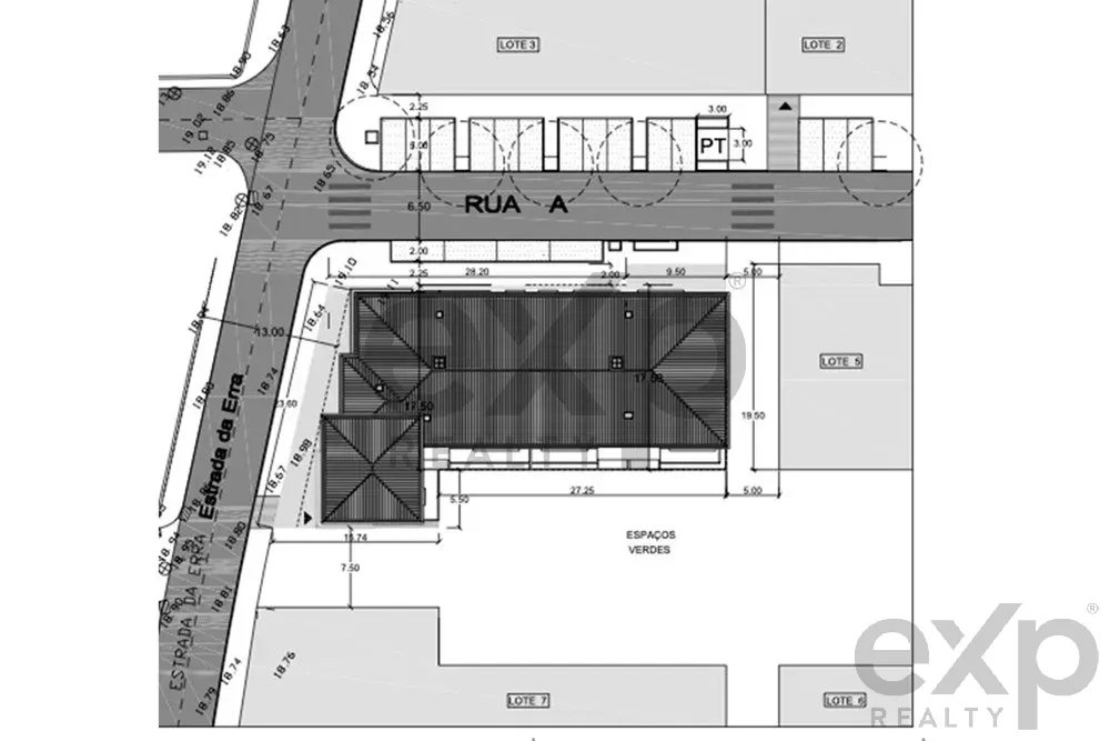 Lote com projecto aprovado para construção de 22 apartamentos, no centro de Coruche,