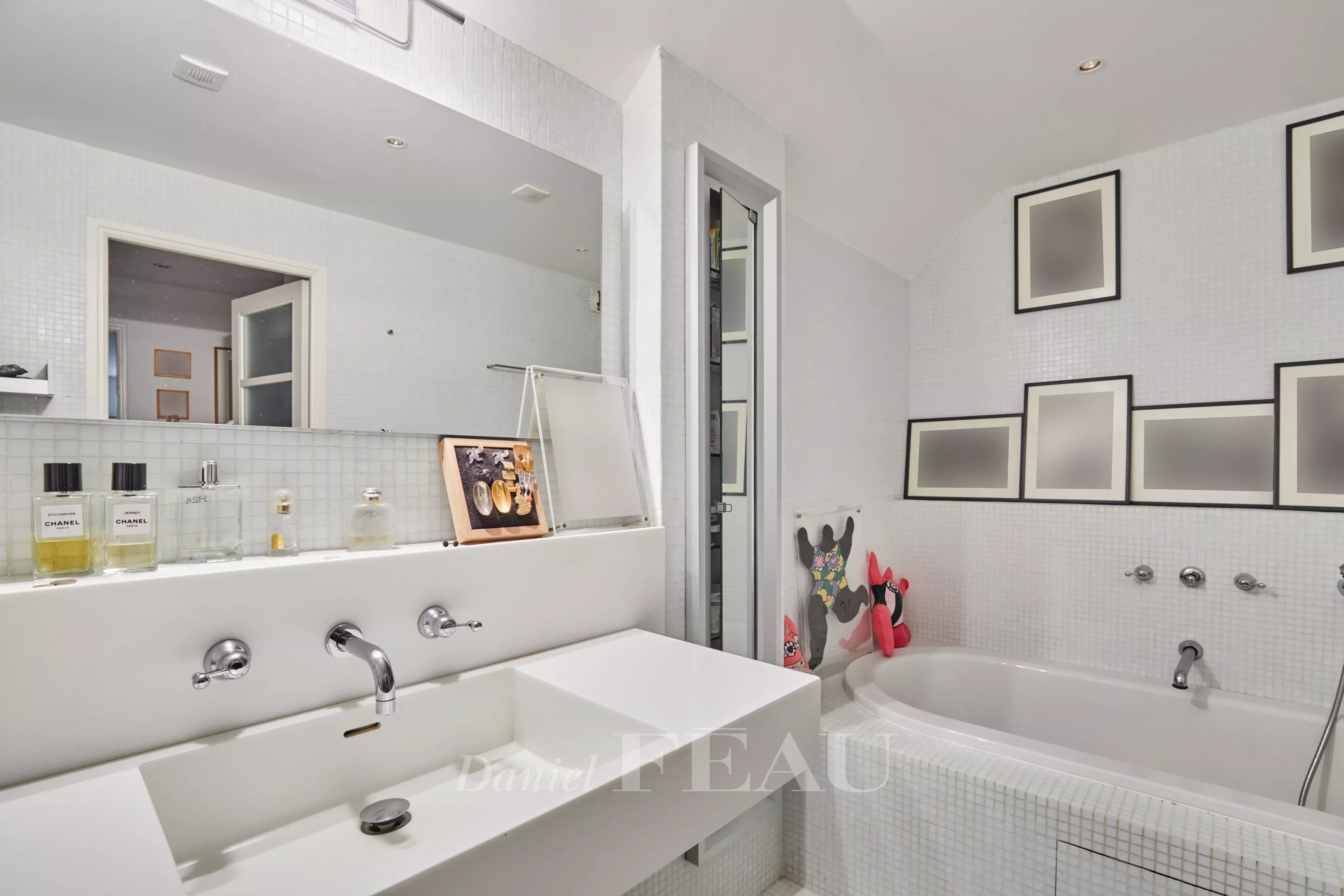 Sale Apartment Paris 7th