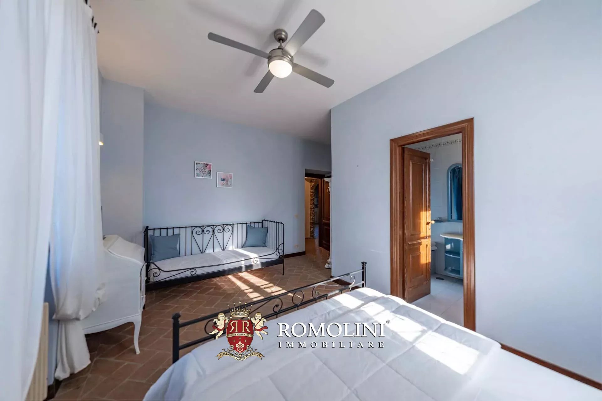 20 Bedroom Chateau's Image 34