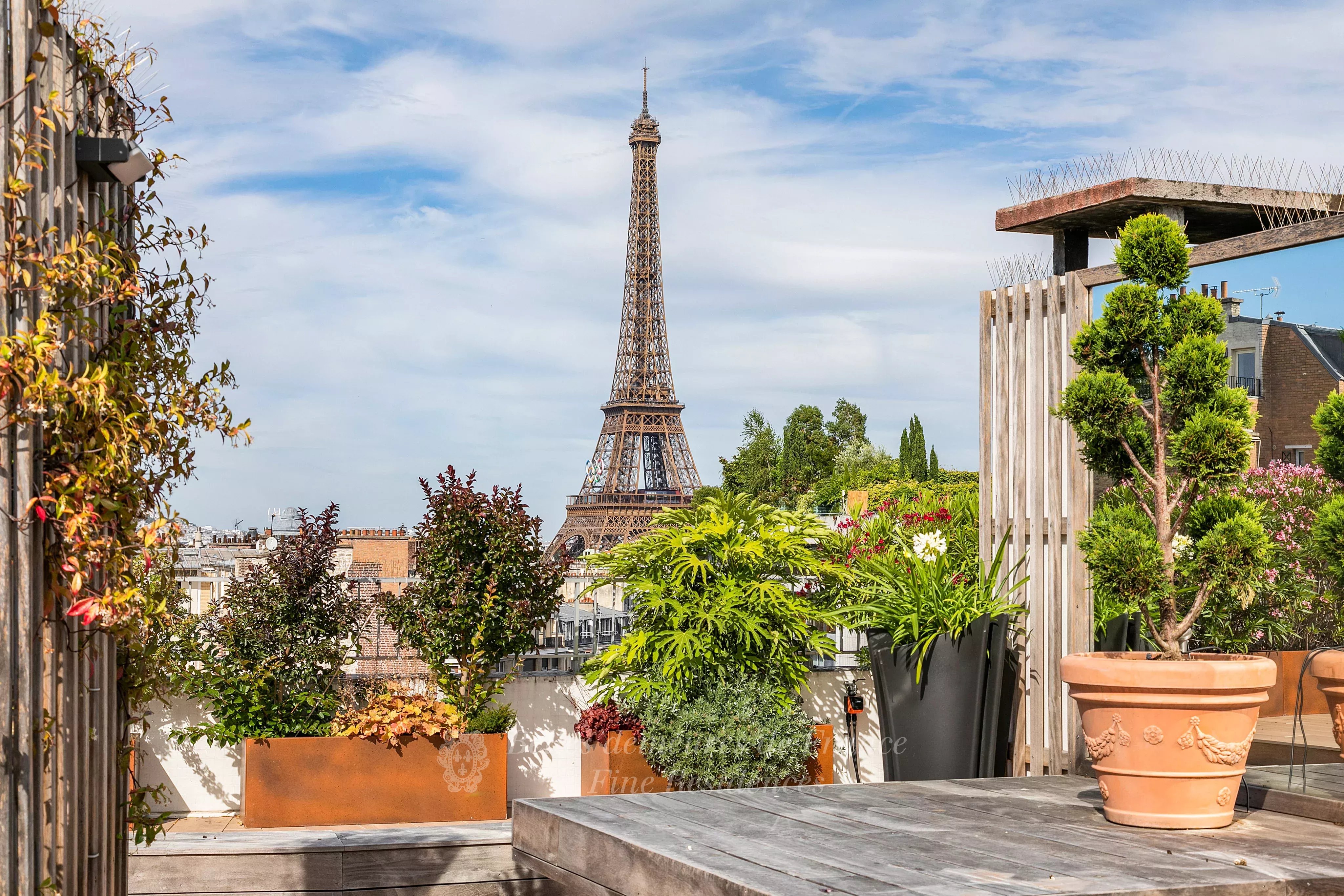 Paris 16th District – An exceptional penthouse apartment