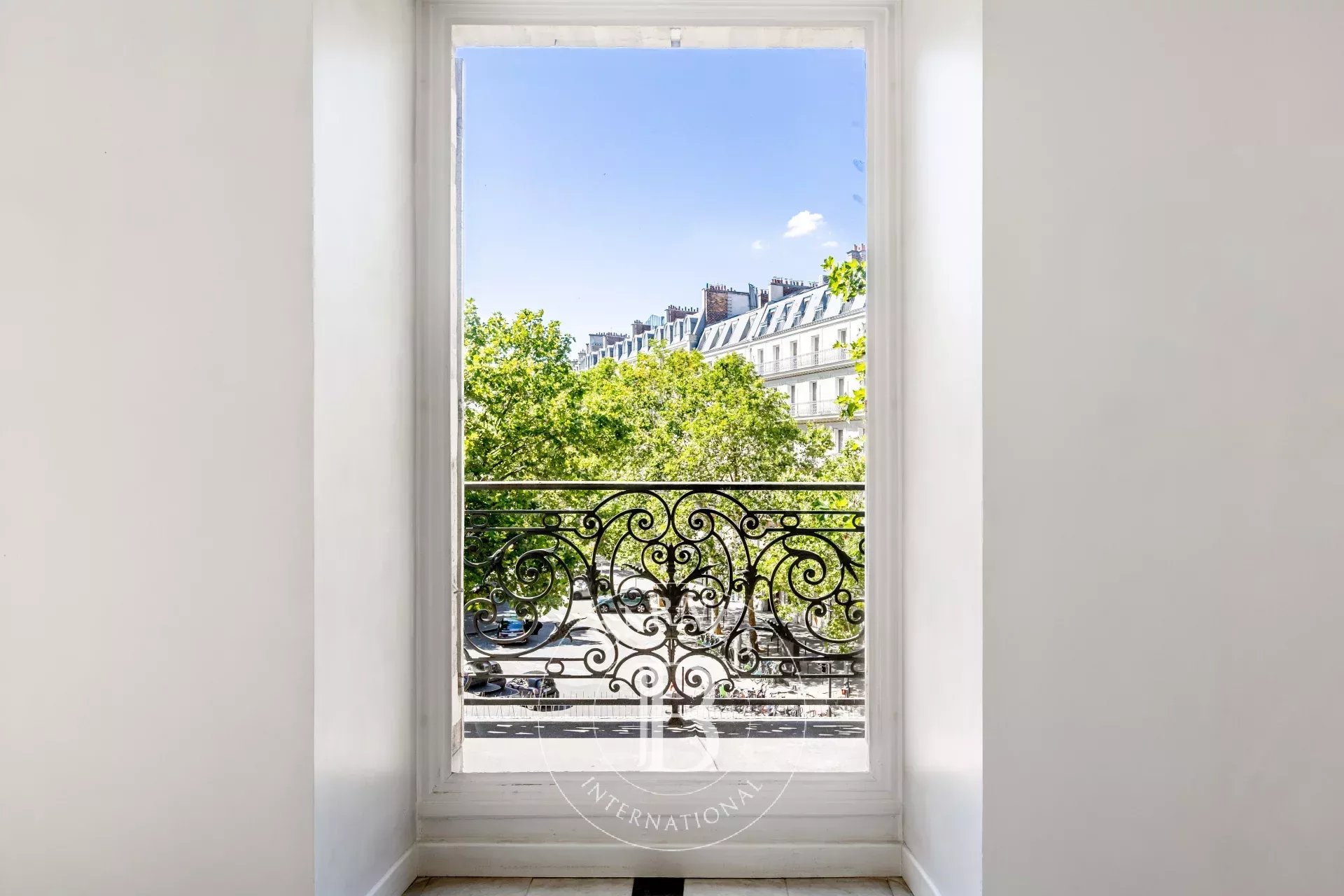 Paris  - Appartement 6 Pi&egrave;ces 4 Chambres - picture 4