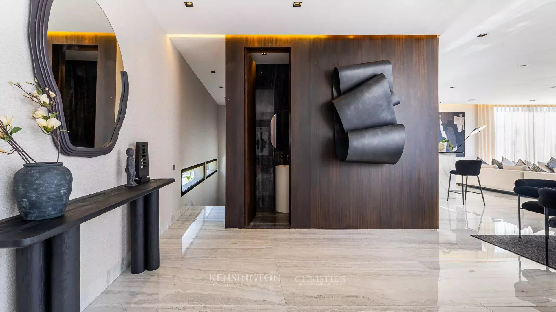 5 Bedroom Villa/Townhouse's Image 19