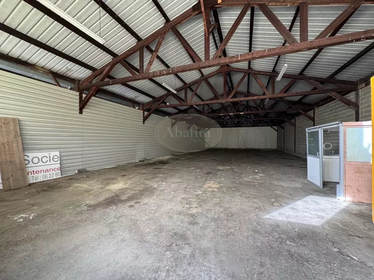 Locaux commerciaux 5000m² - Photo 3