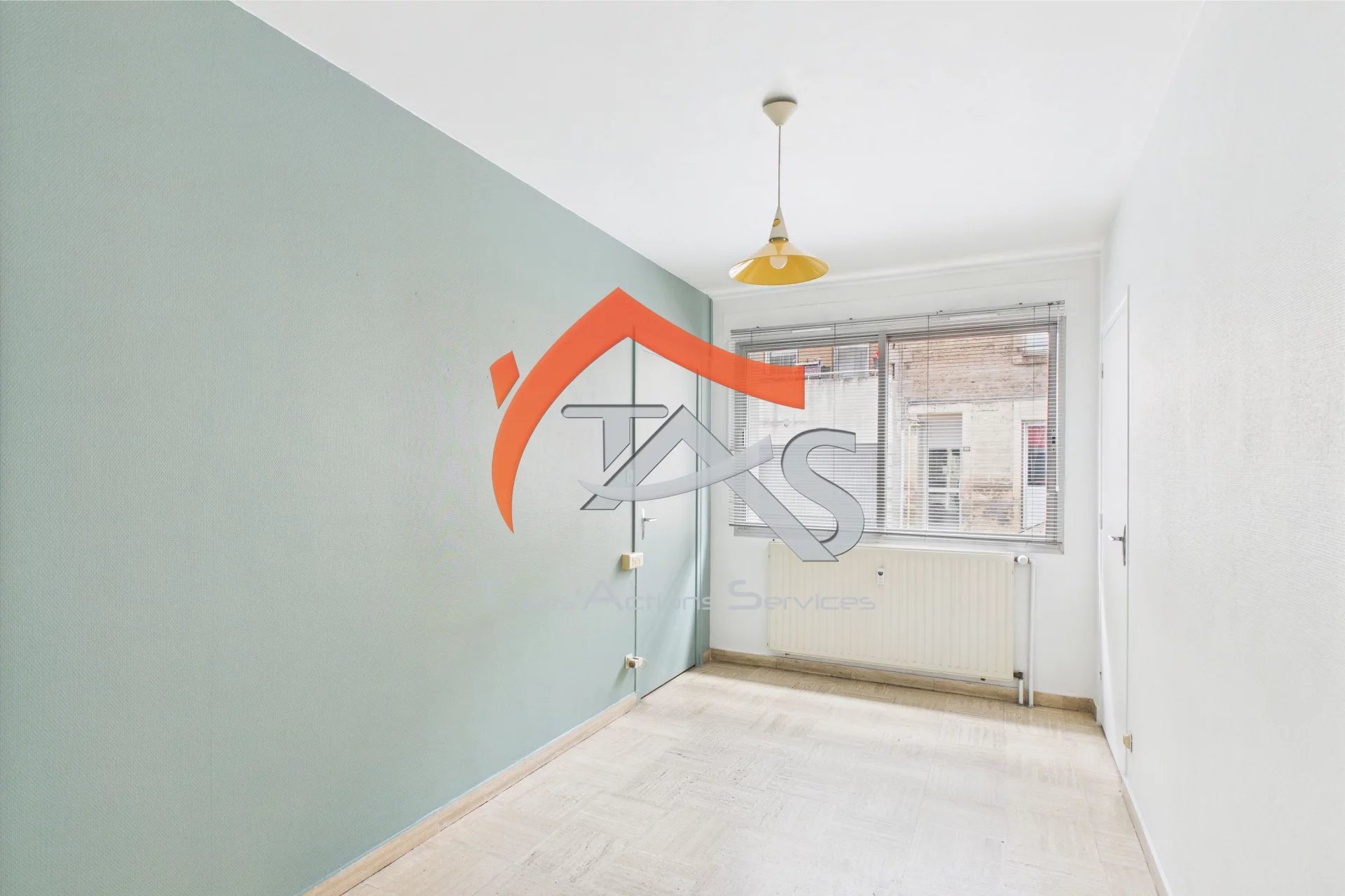 Local professionnel / Appartement à aménager de 141m² - Photo 4