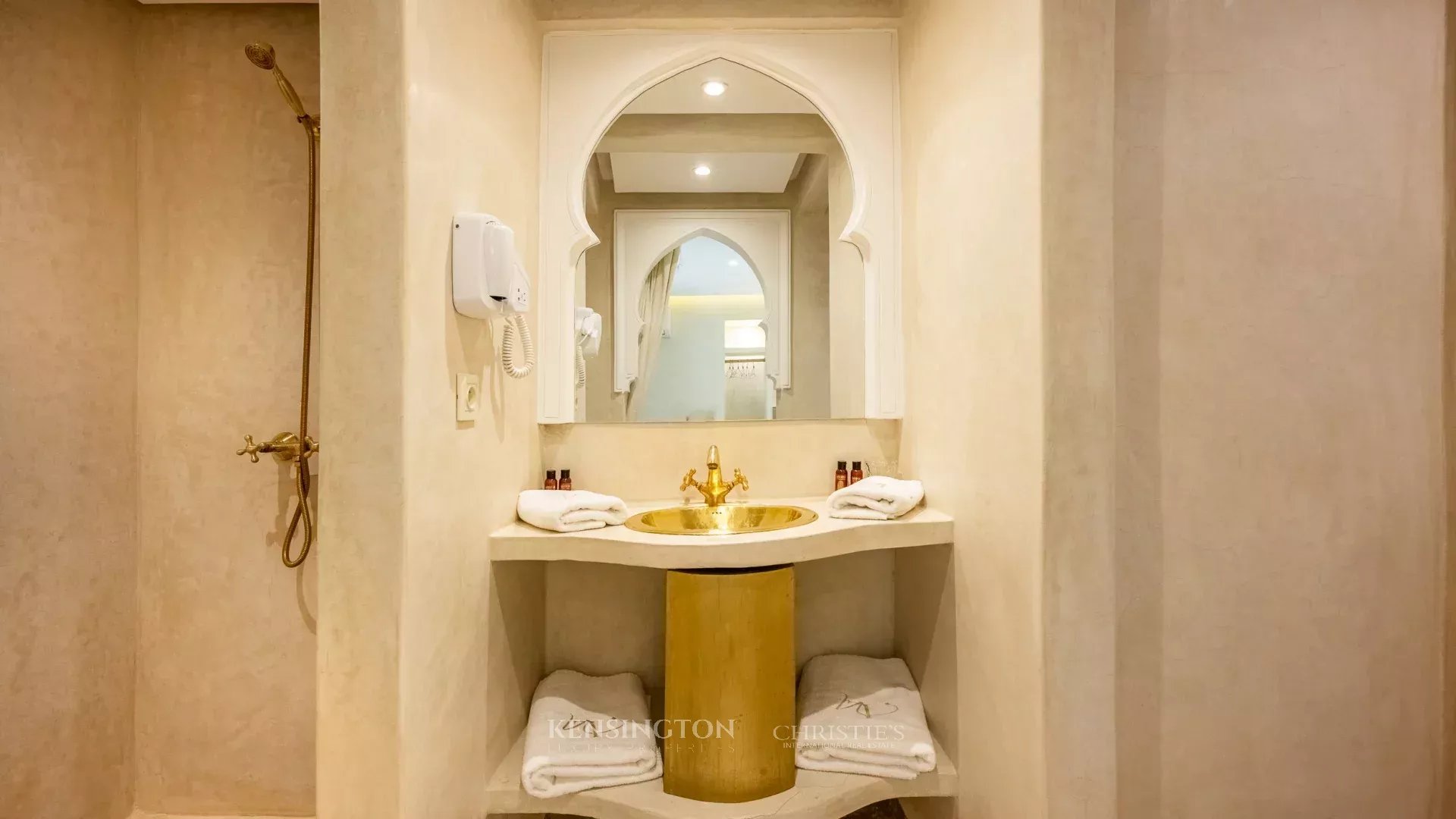 8 Bedroom Villa/Townhouse's Image 12
