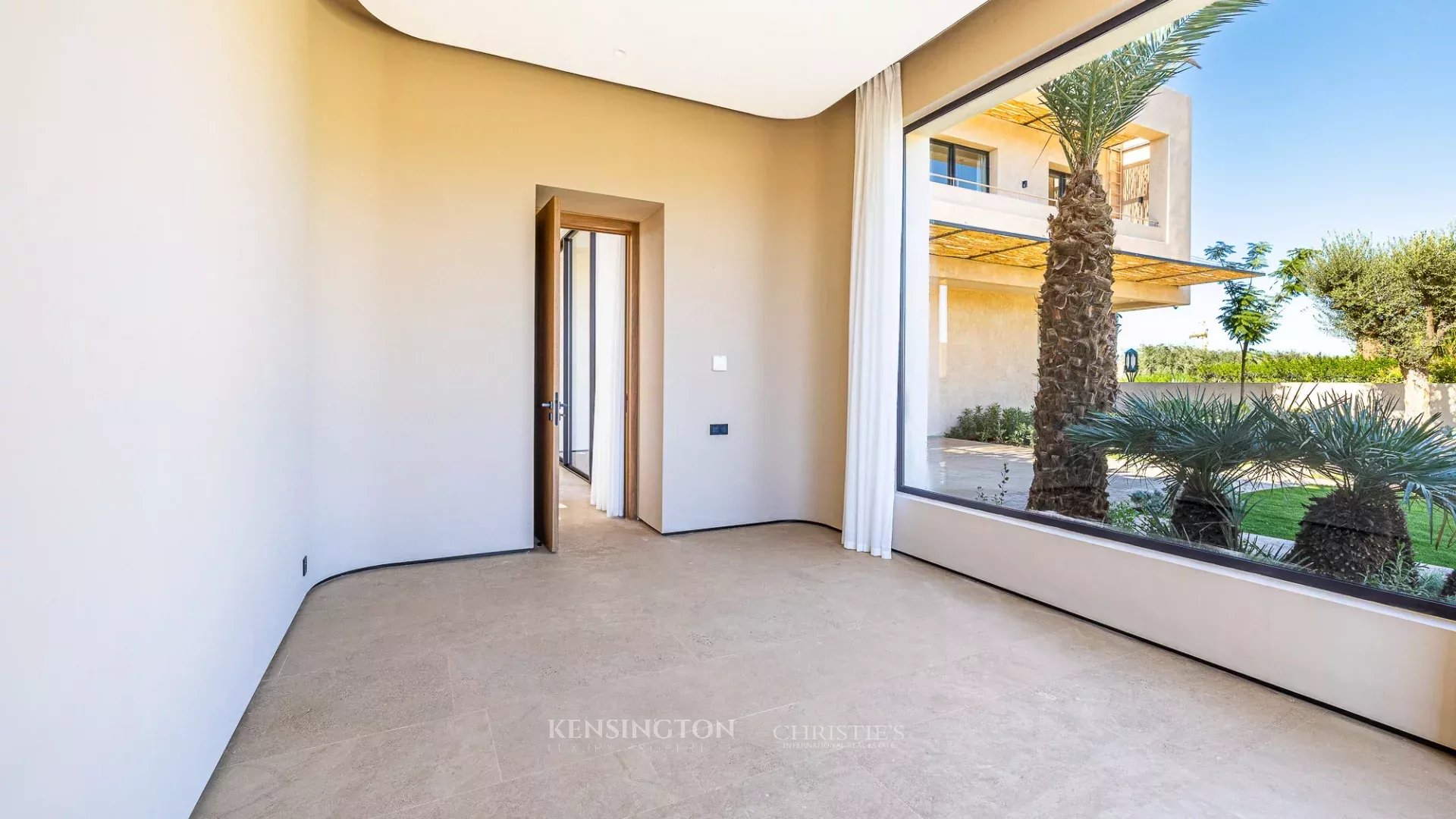 4 Bedroom Villa/Townhouse's Image 5