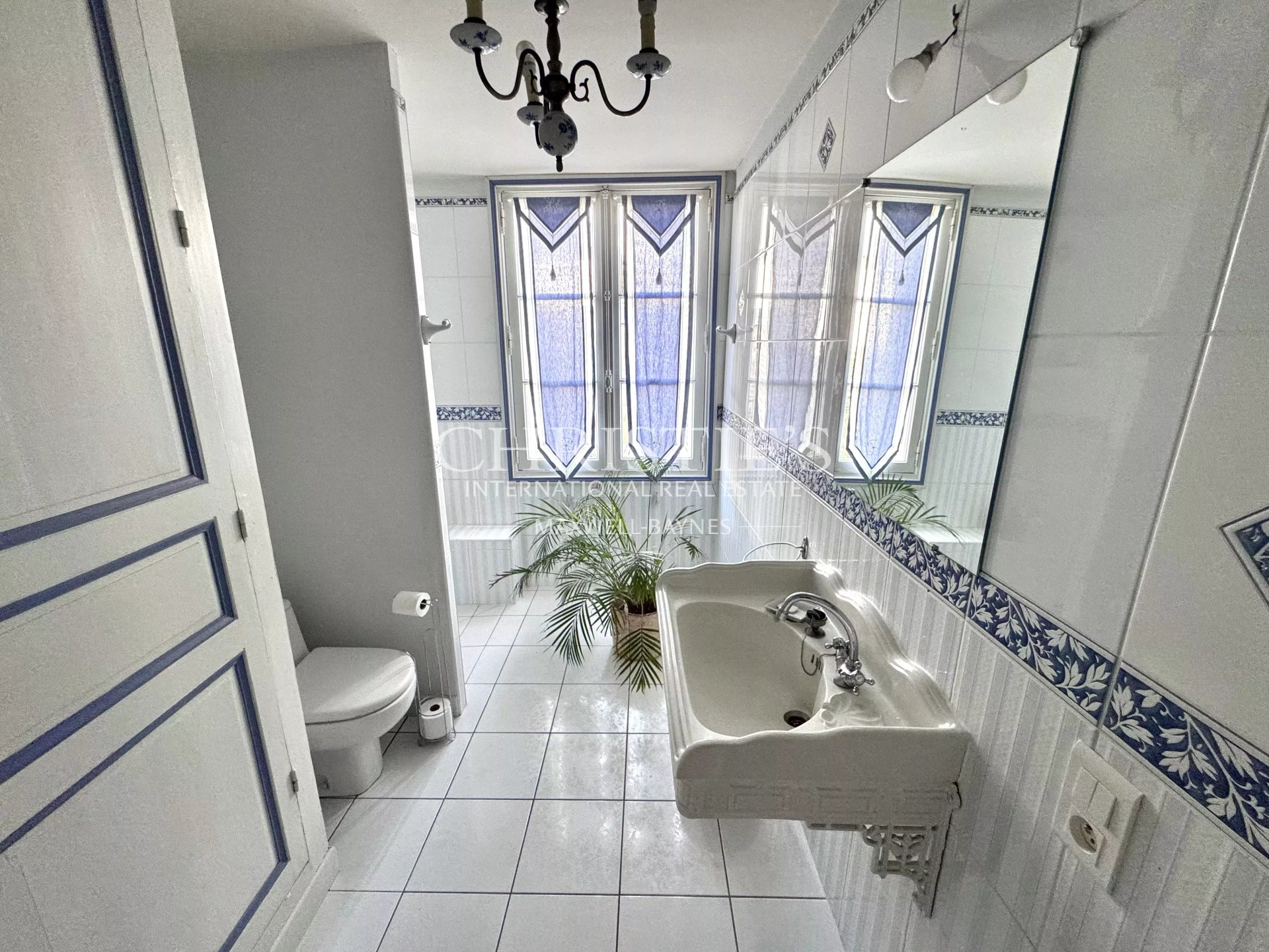 10 Bedroom Villa/Townhouse's Image 18