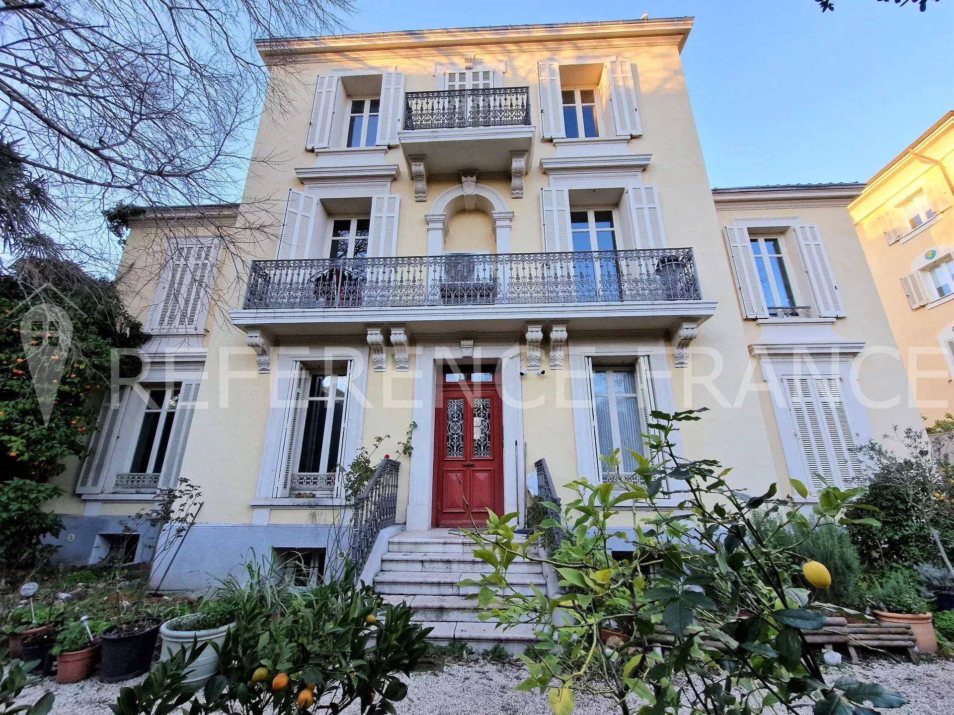 OPPORTUNITE RARE : MAGNIFIQUE IMMEUBLE RENOVE DE RAPPORT ou PATRIMONIAL.