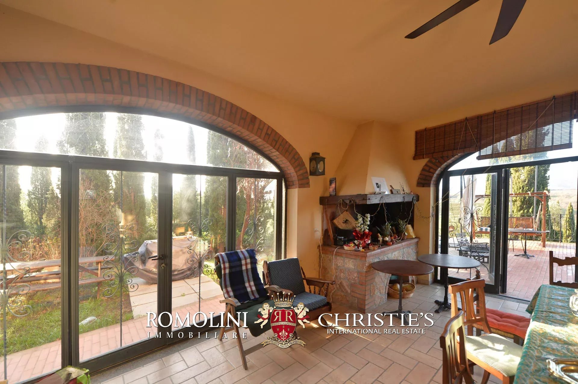 6 Bedroom Vineyard's Image 23