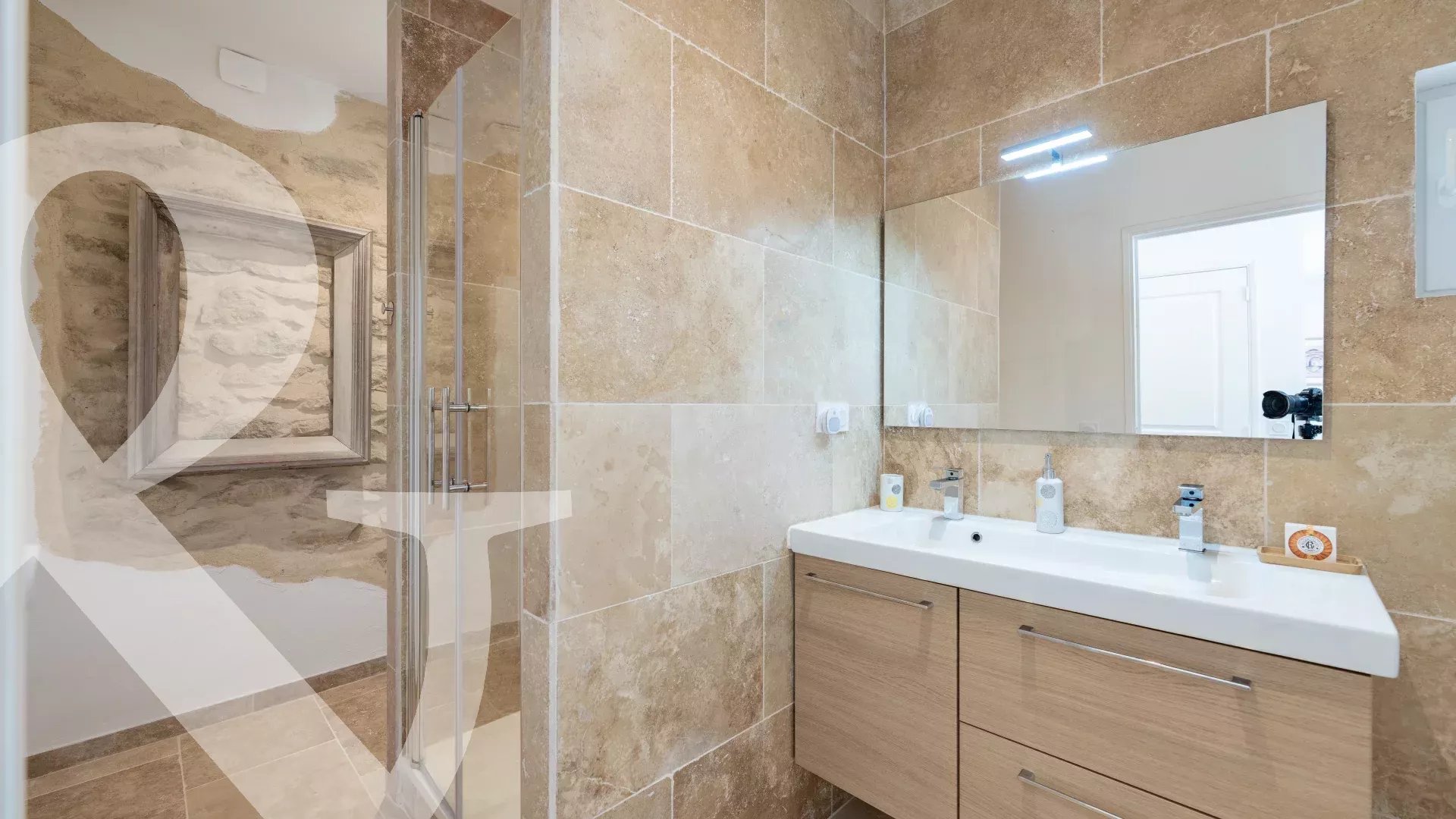 A PIED DU CENTRE VILLE