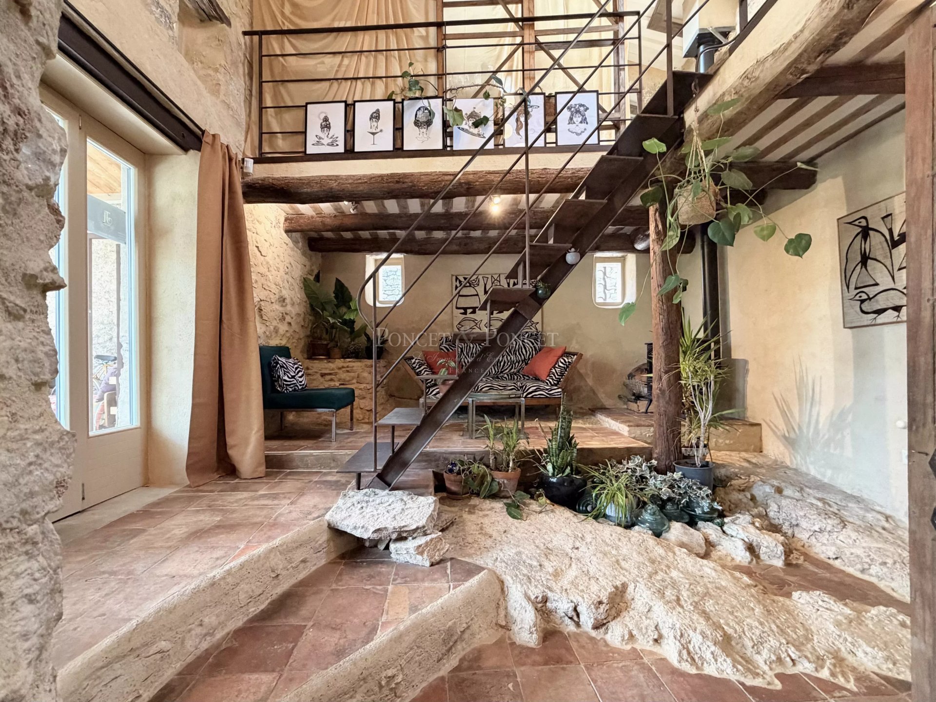 7 Bedroom Villa/Townhouse's Image 16