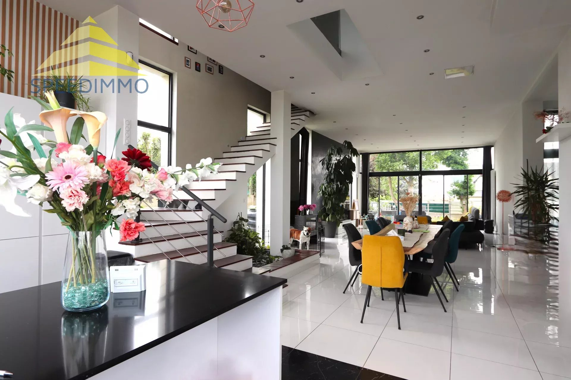 À vendre – Maison contemporaine avec piscine à Varennes-Jarcy