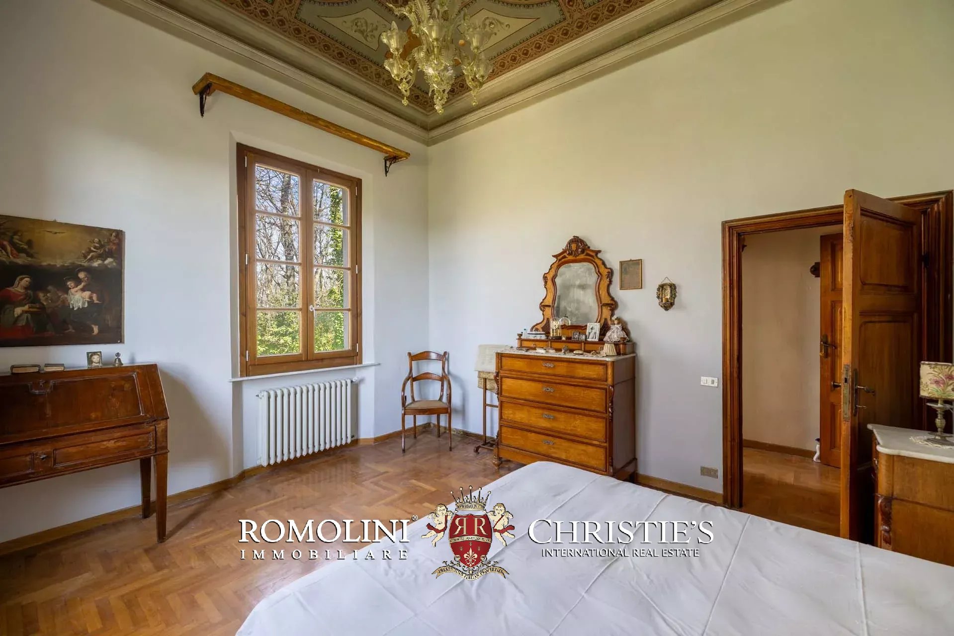 6 Bedroom Villa/Townhouse's Image 24