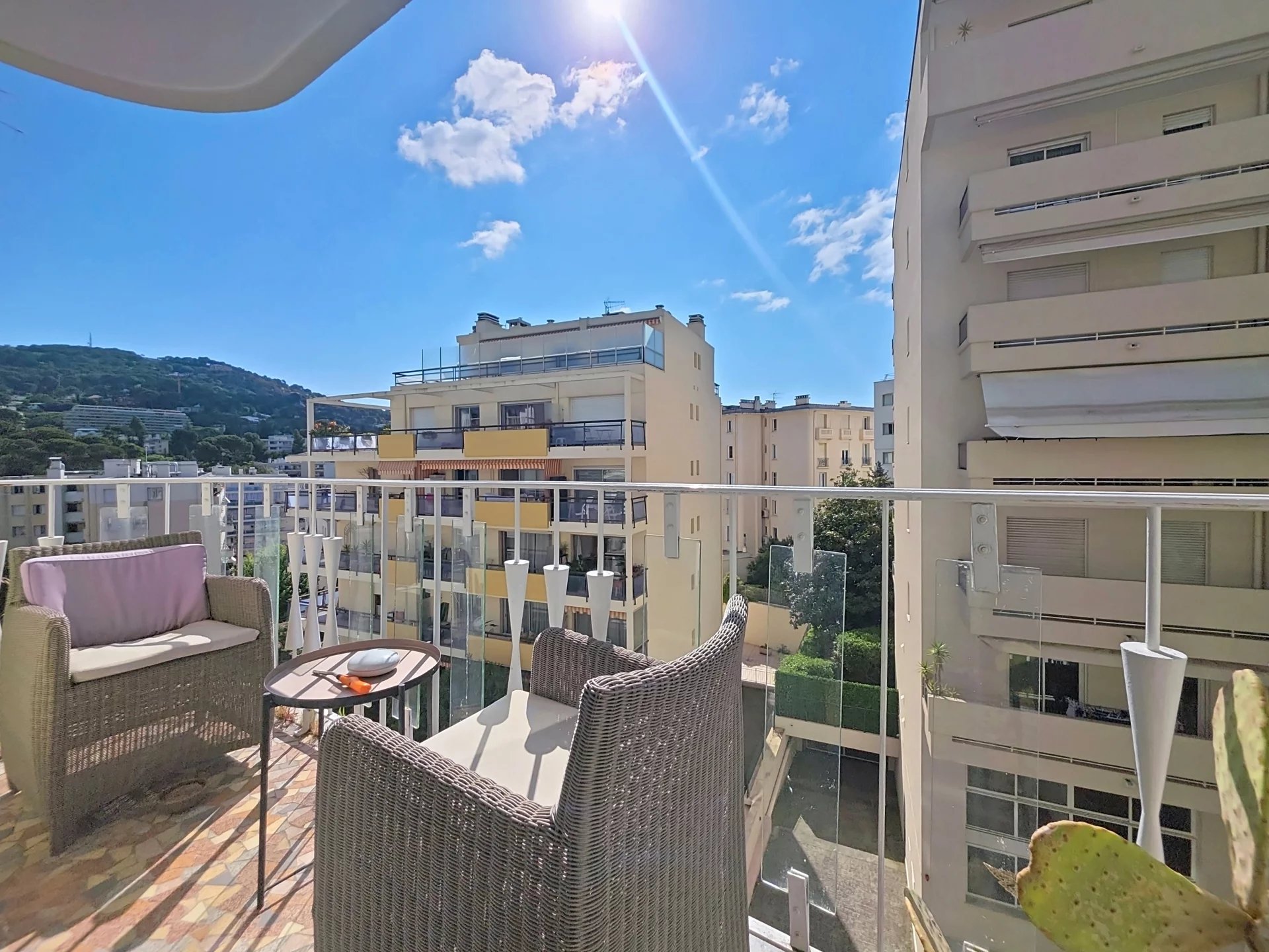 APPARTEMENT 4 P - 98 m2 - LE CANNET