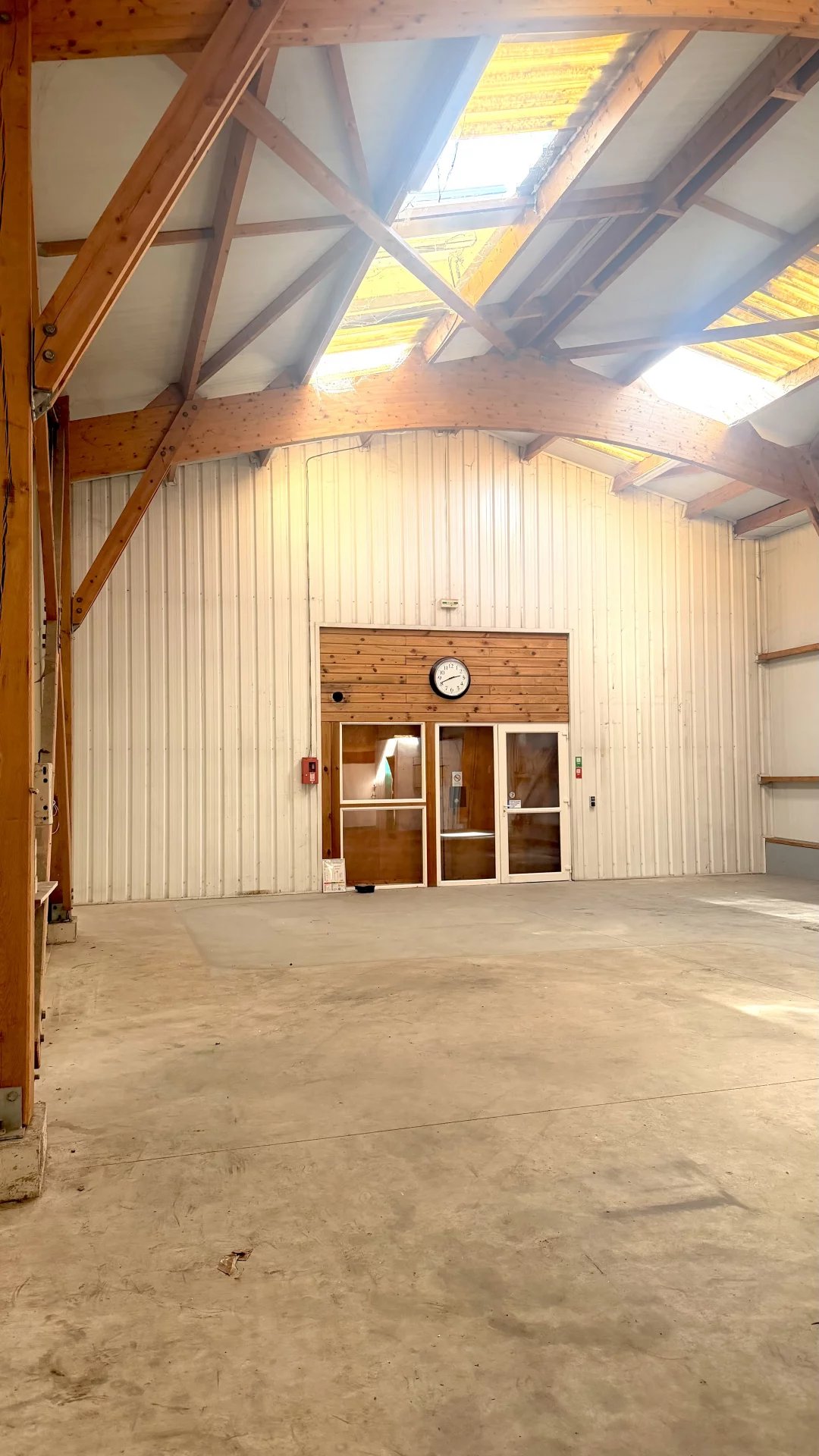 LOCAL | ENTREPROT - JOUARS-PONTCHARTRAIN