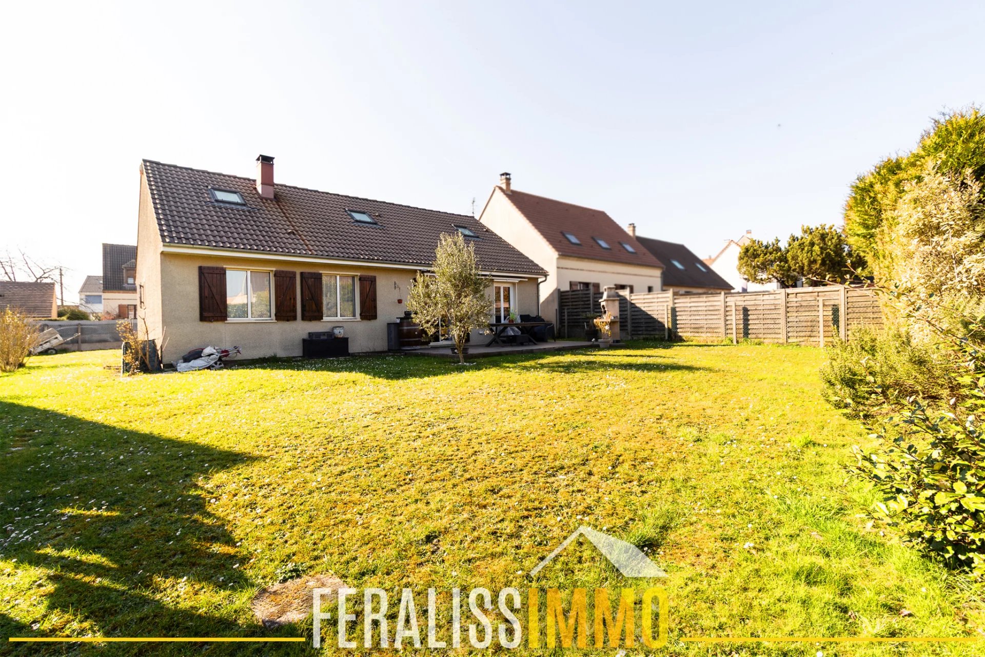 Maison familiale au coeur du village de Courdimanche !