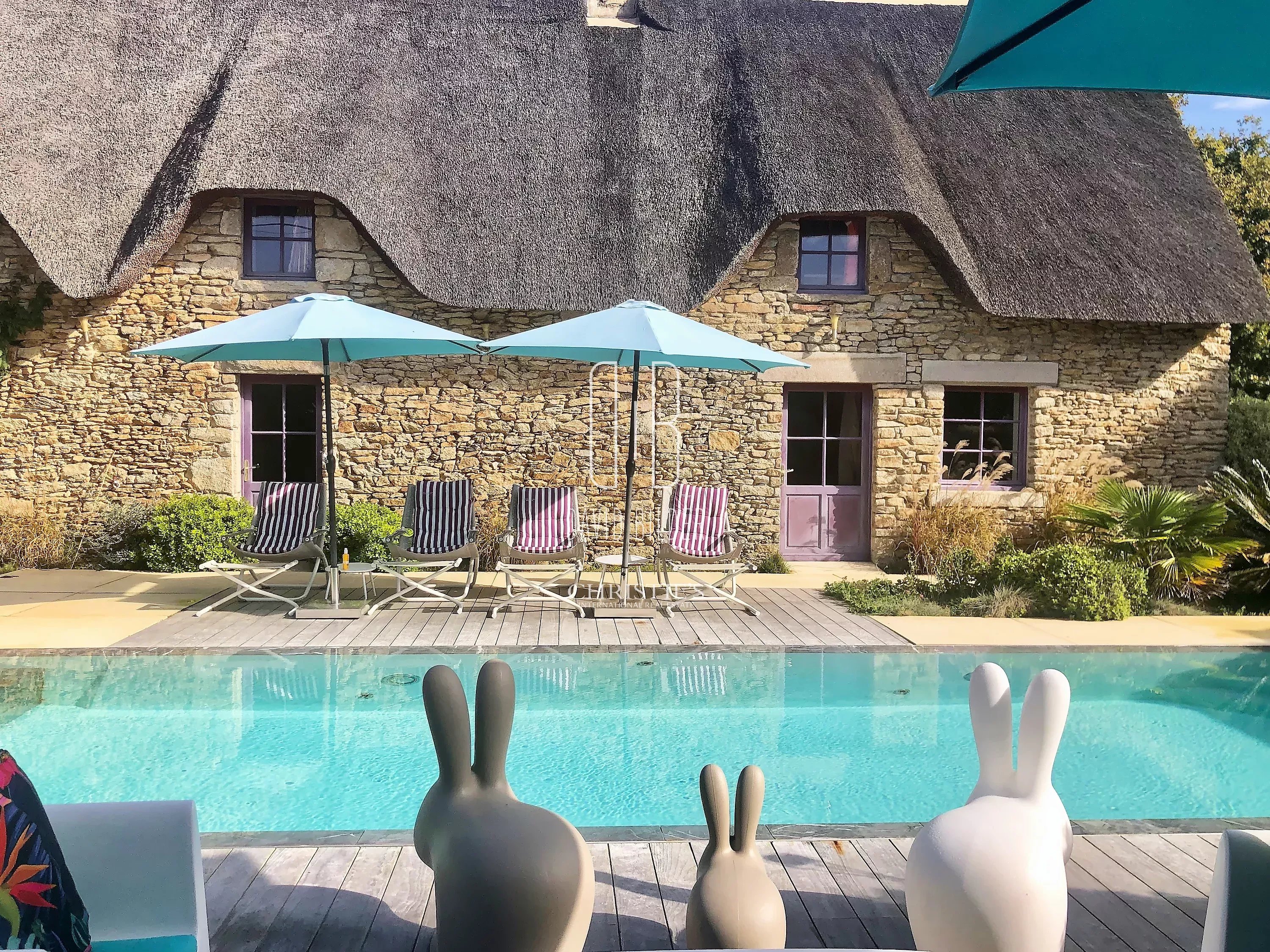 Serenity Cottage — Sole Agency — Stone thatched cottage with mirror pool | Guérande Peninsula