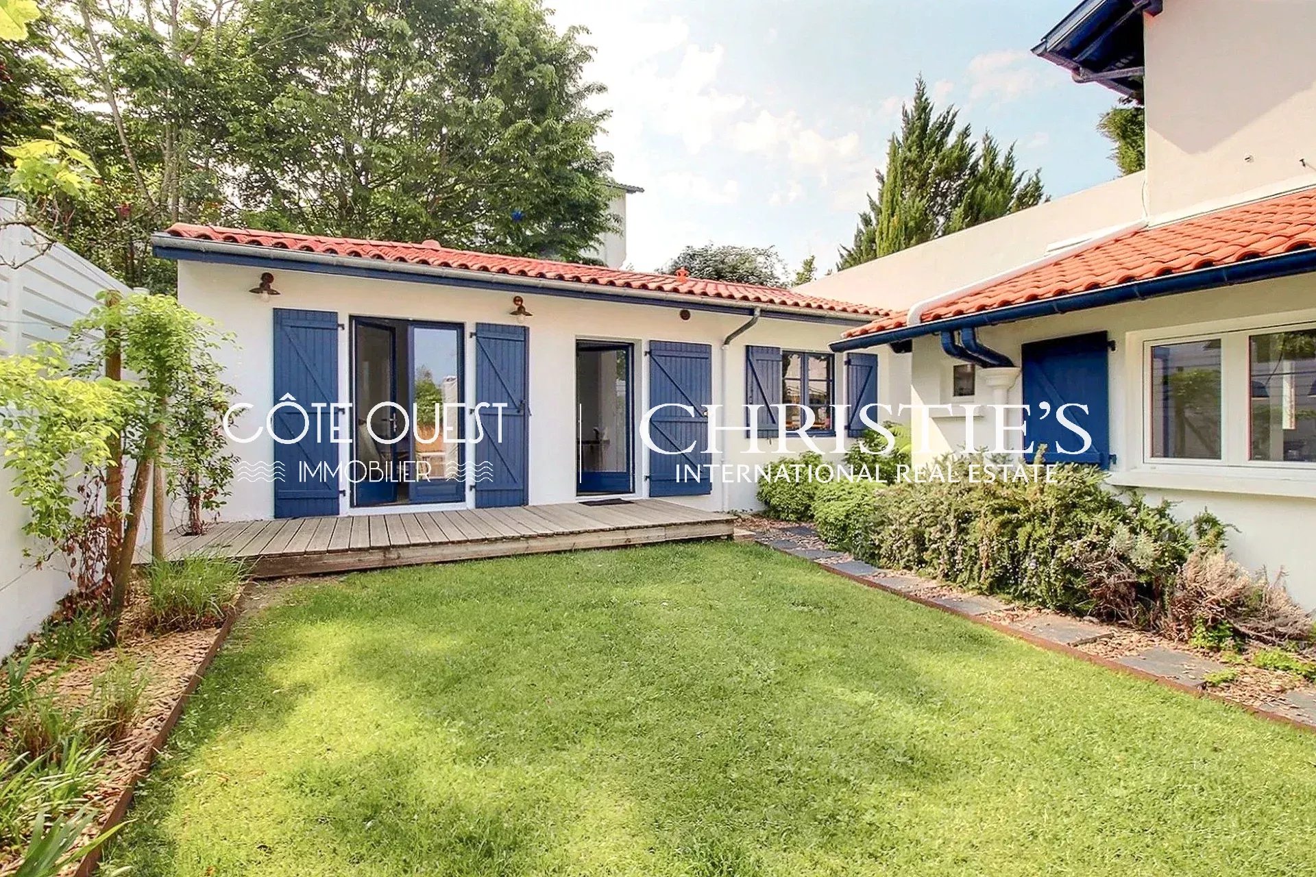 5 Bedroom Villa/Townhouse's Image 12