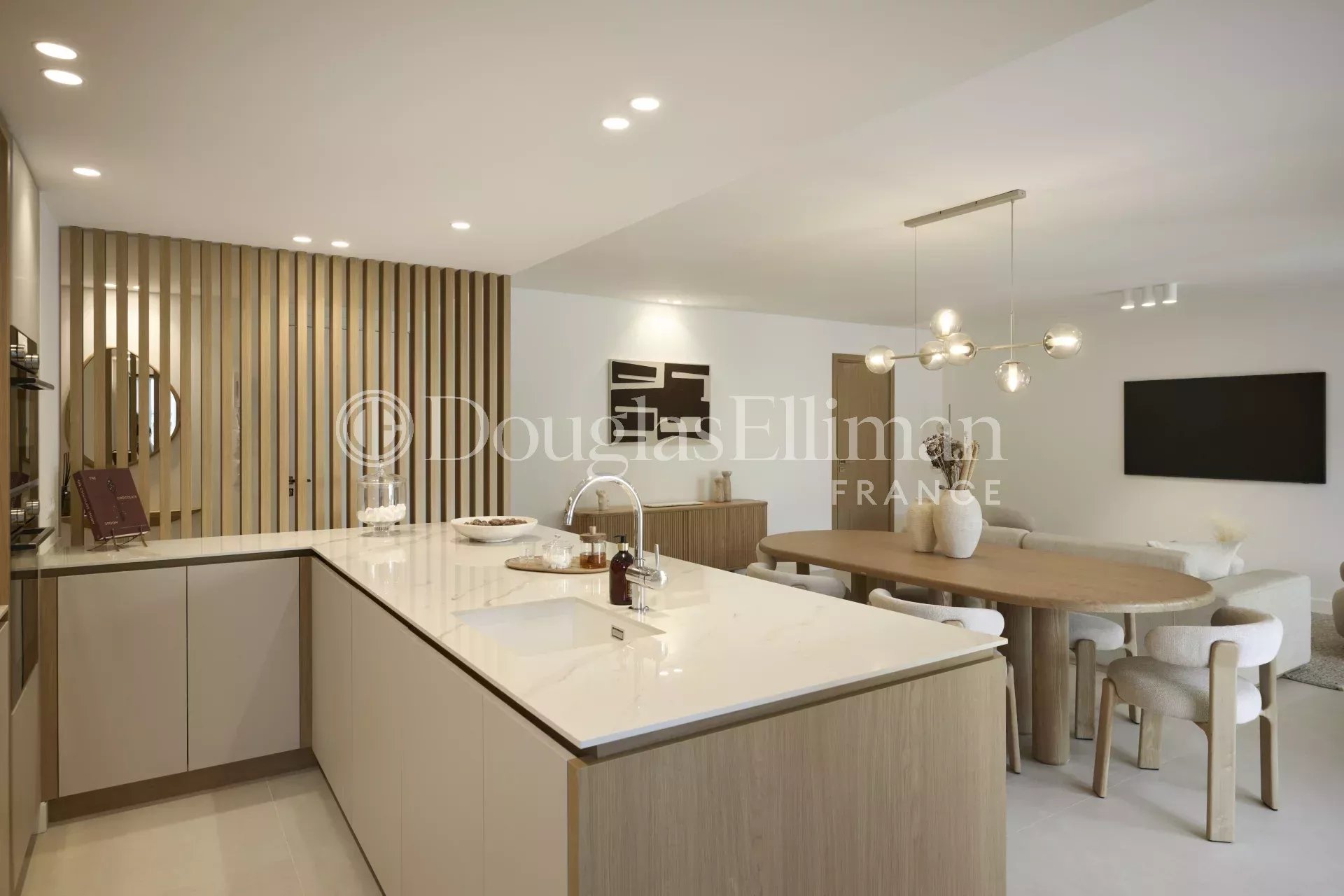 CANNES BANANE – 4 pièces avec terrasse de 90m2 en centre ville - Image nᵒ3