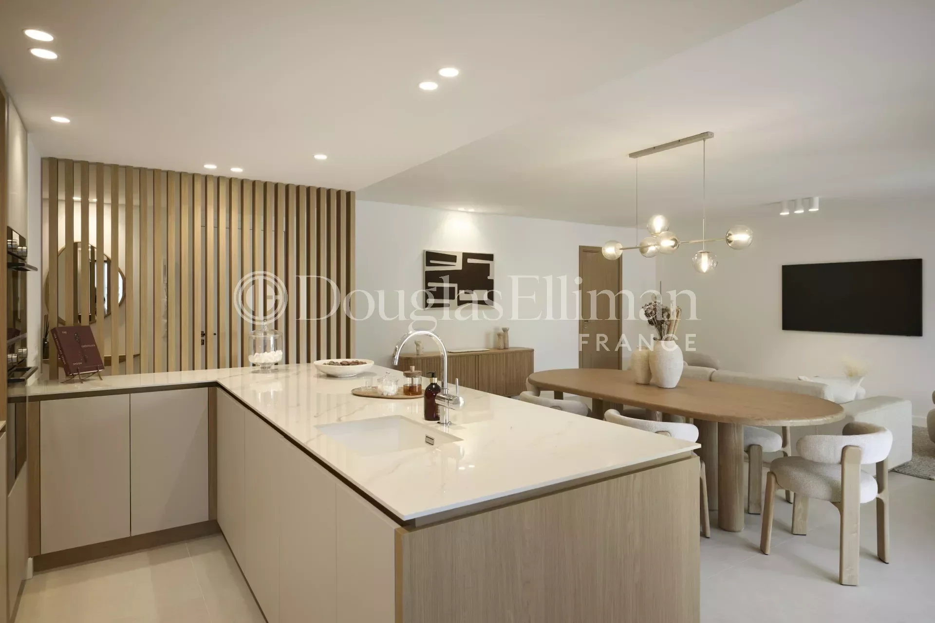 CANNES BANANE – 4 pièces avec terrasse de 90m2 en centre ville - Image nᵒ3