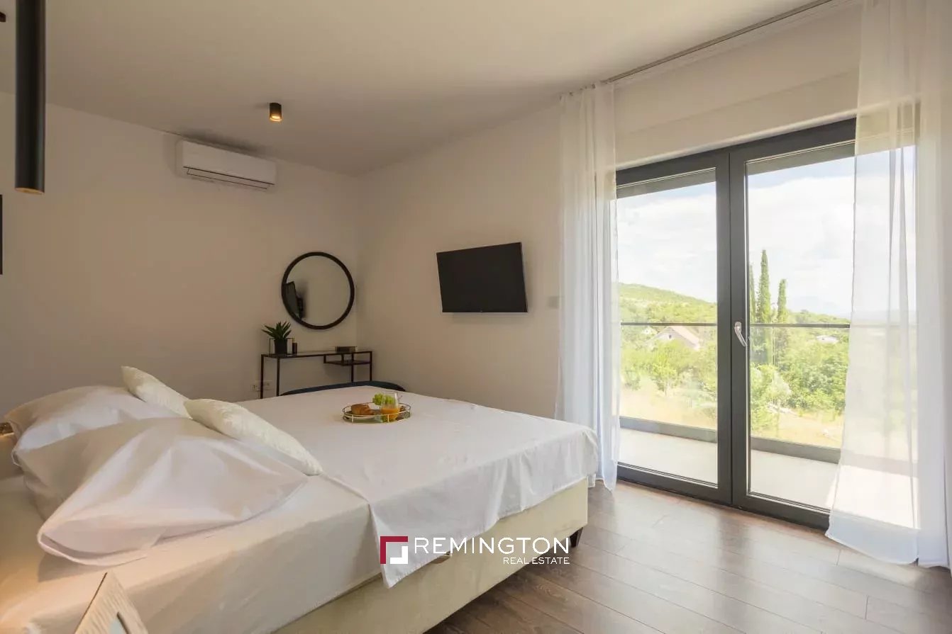 3 Bedroom Villa/Townhouse's Image 16