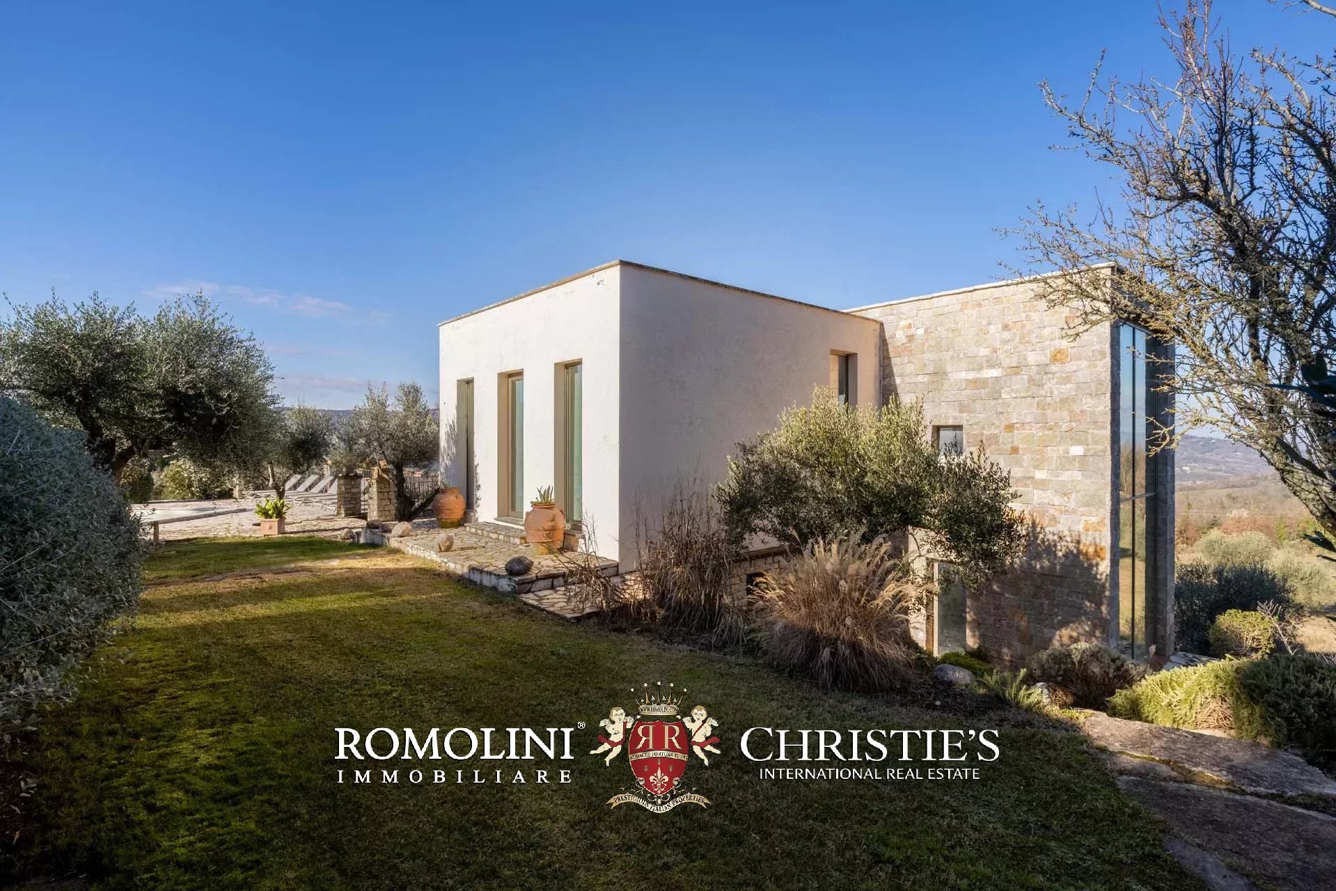 4 Bedroom Villa/Townhouse's Image 6