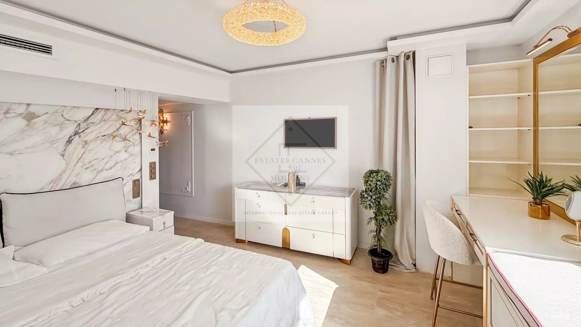 Bien rare — Appartement rénové proche du Palais des Festivals — photo 7
