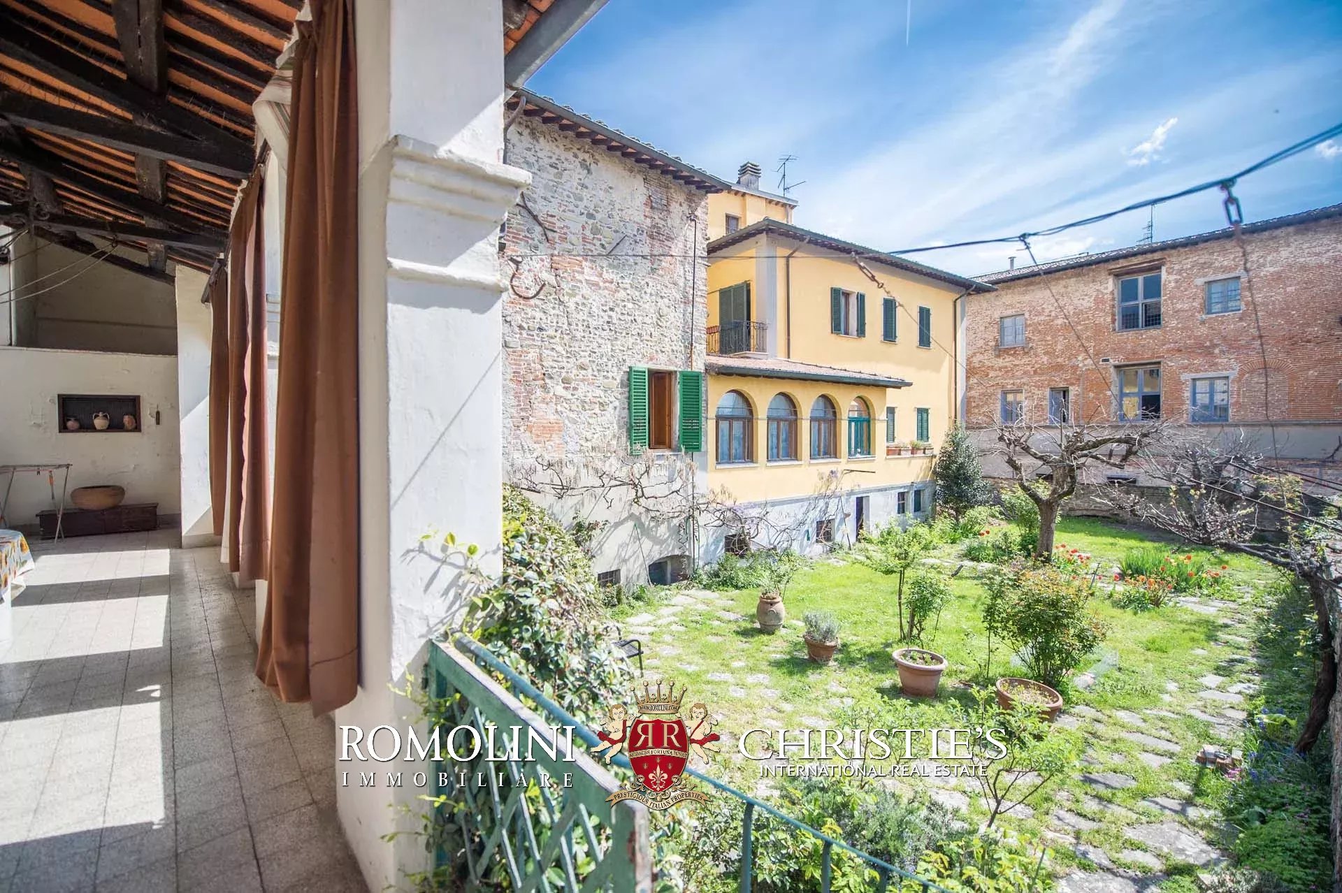 4 Bedroom Villa/Townhouse's Image 6