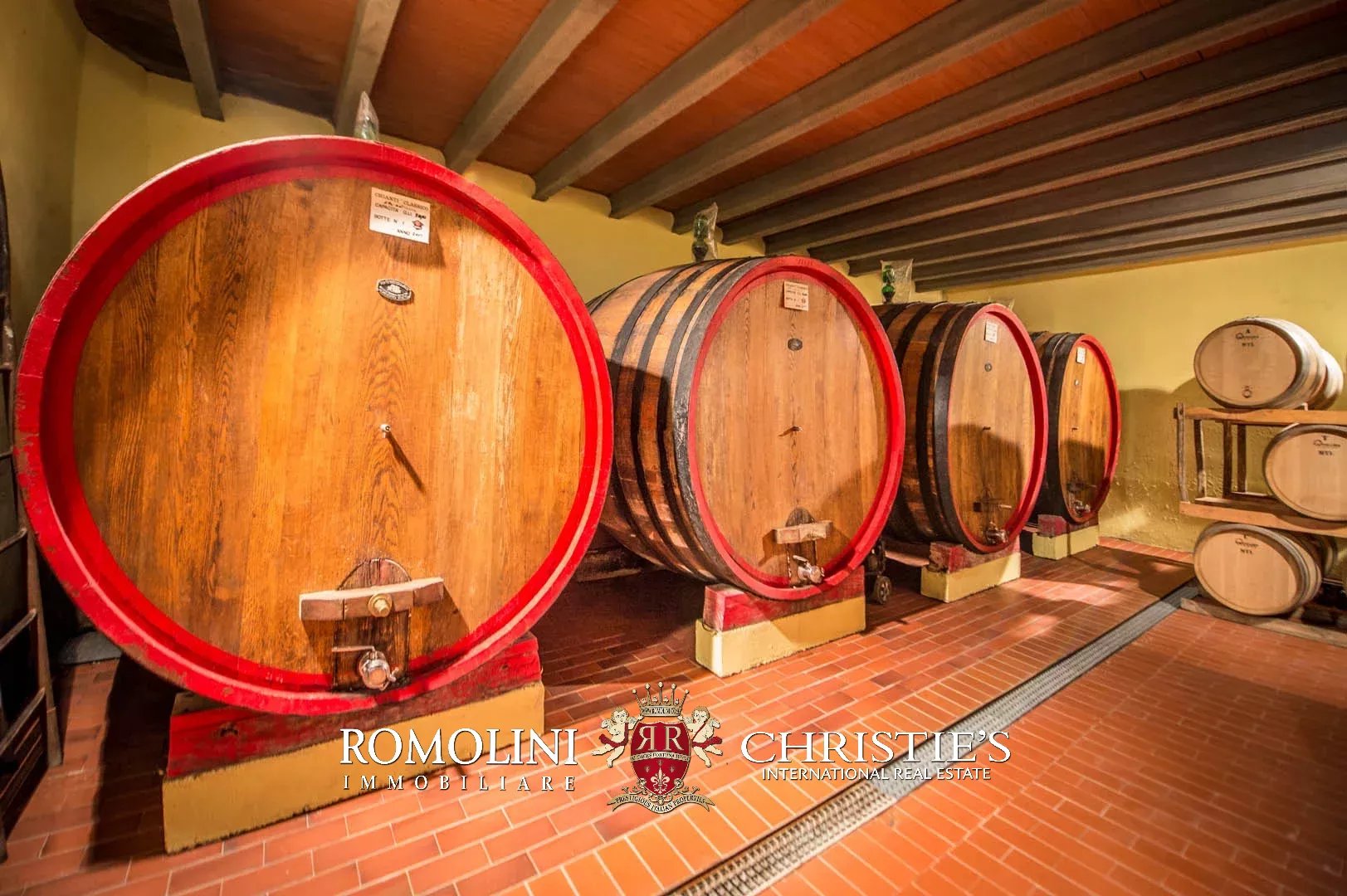 4 Bedroom Vineyard's Image 12