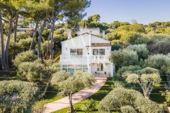 Luxury Villa in Cap d'Antibes near La Garoupe Beach | Family Estate — photo 3 of 7