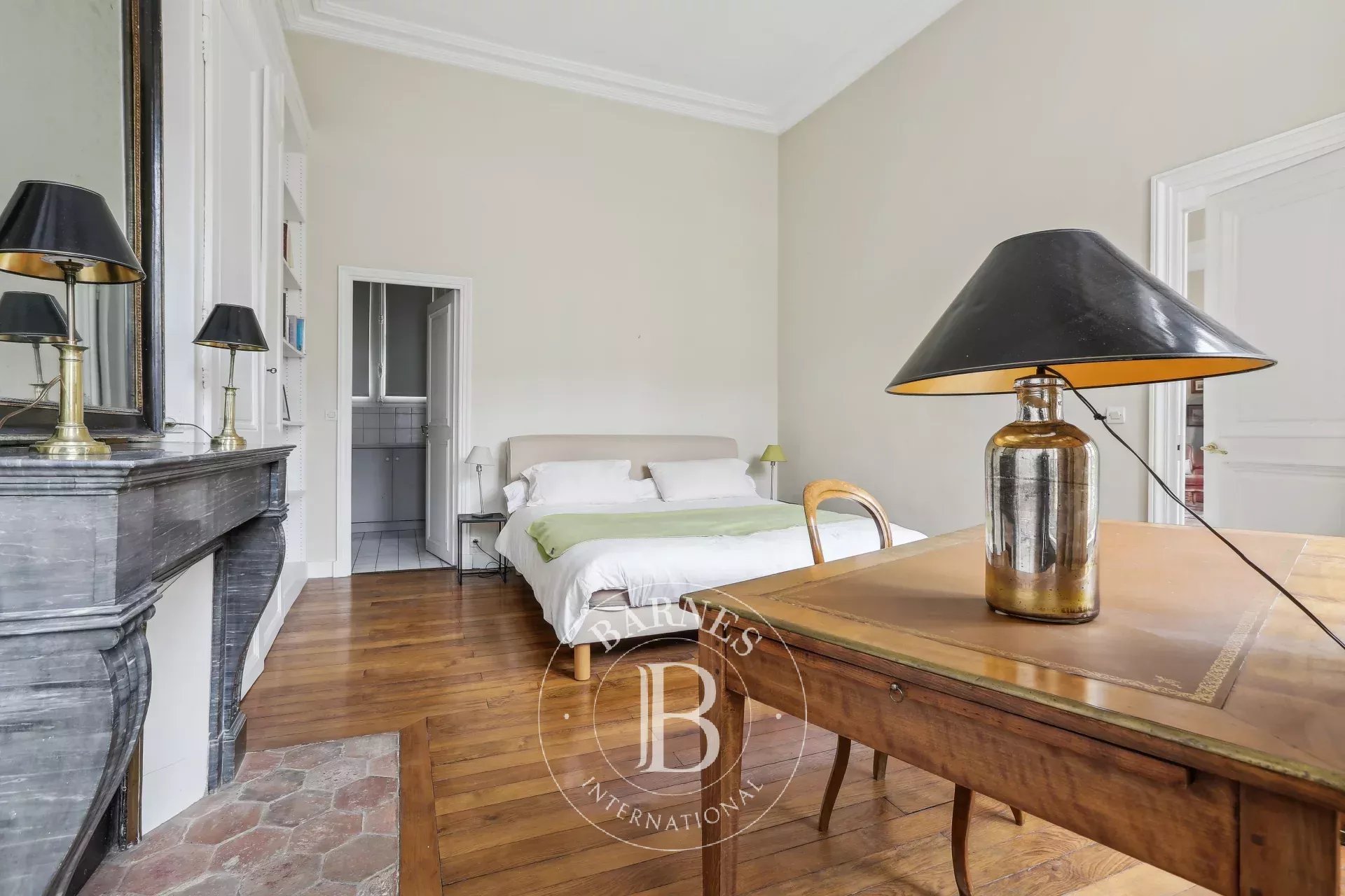 Daire Paris 6ème - picture 9