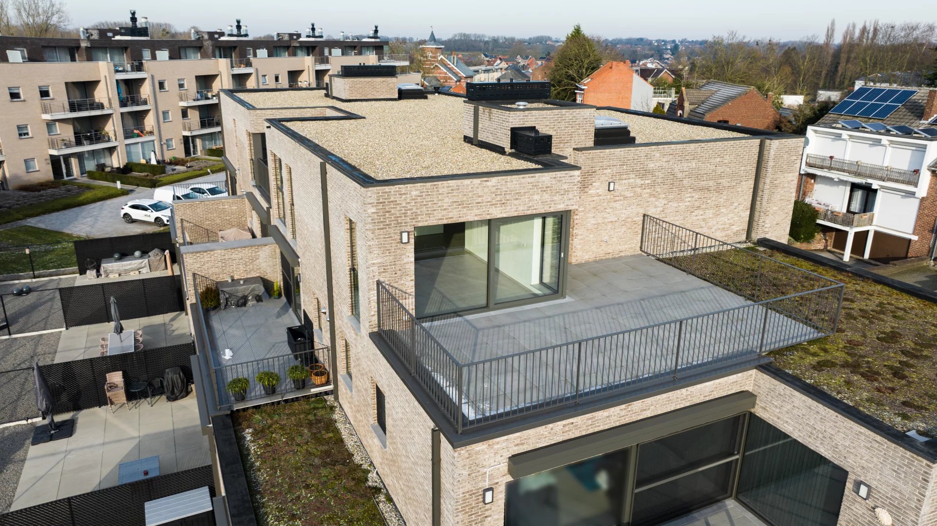 NIEUWBOUW PENTHOUSE met twee volwaardige slaapkamers en een ruim zuid-gericht terras!