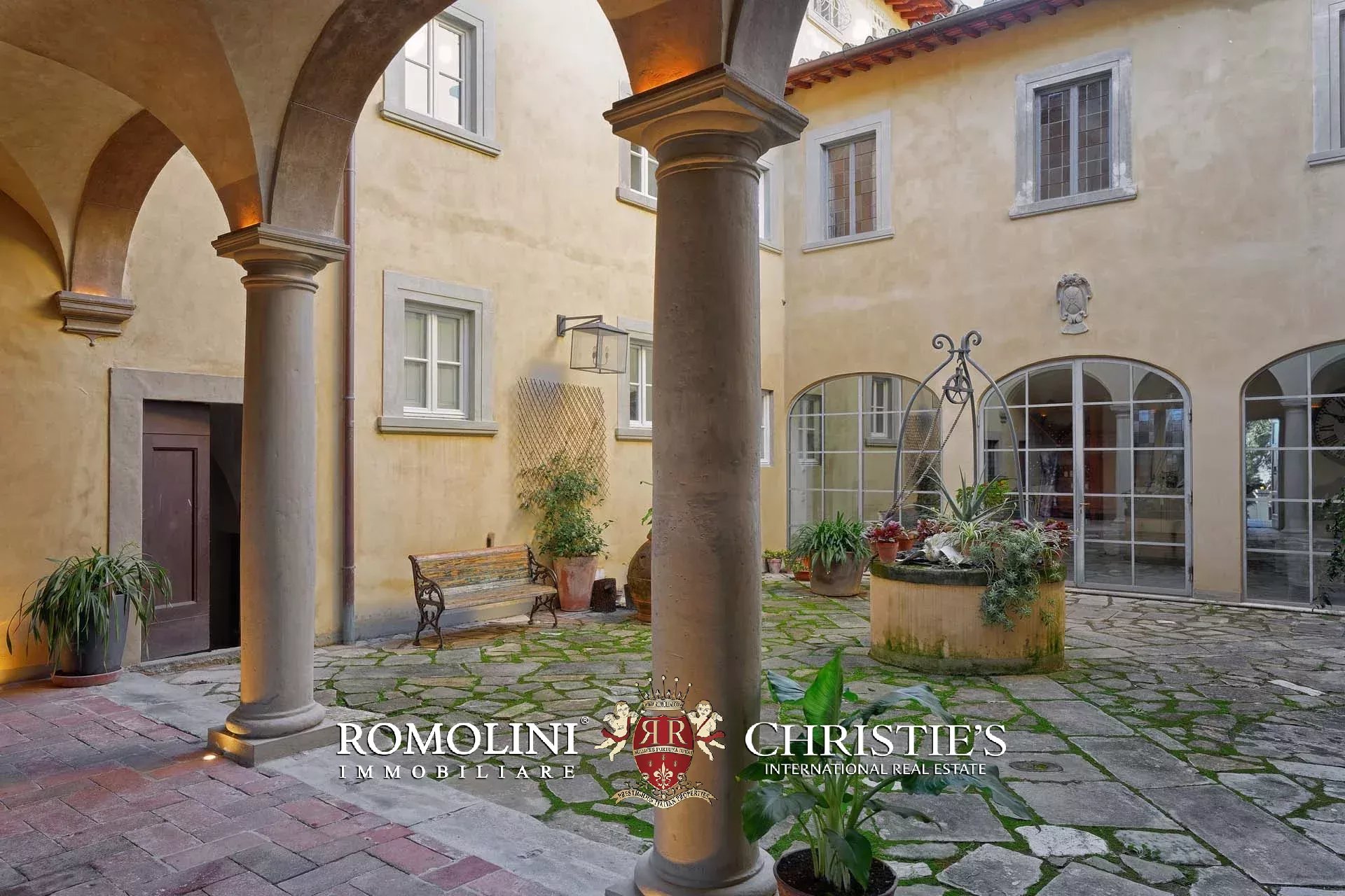 15 Bedroom Villa/Townhouse's Image 4