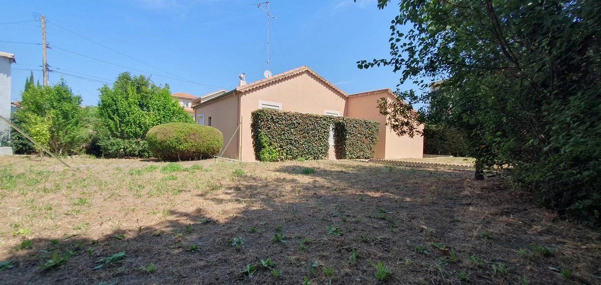 Maison de ville avec 2 garages et atelier