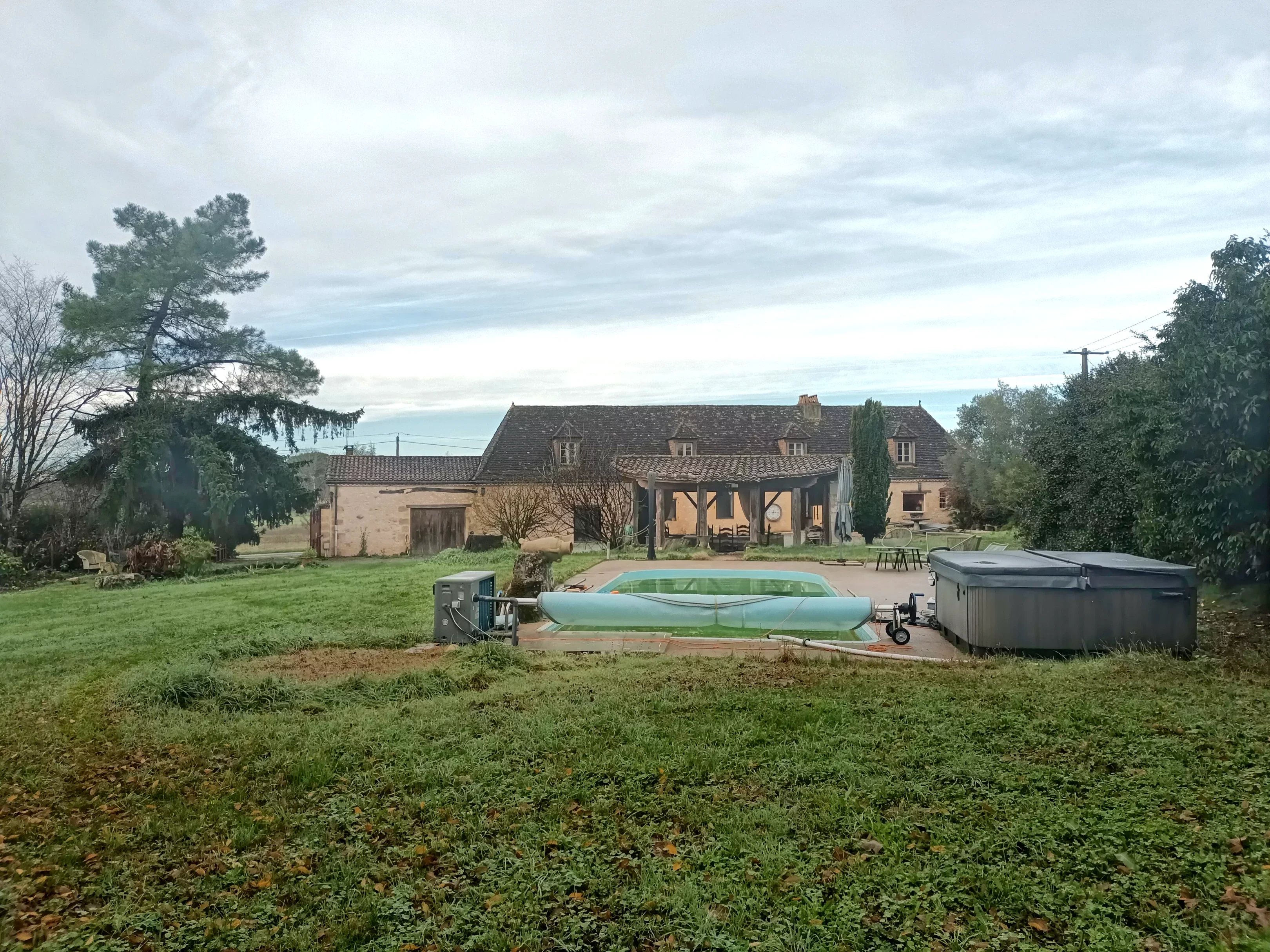 House in Issigeac - Image 2