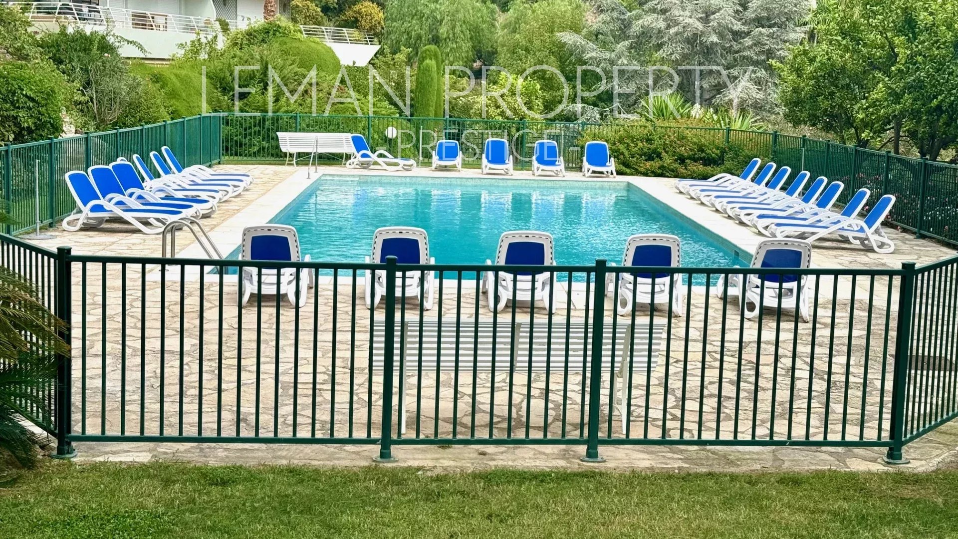 CANNES CROIX DES GARDES - GRAND 2 PIÈCES - TERRASSE